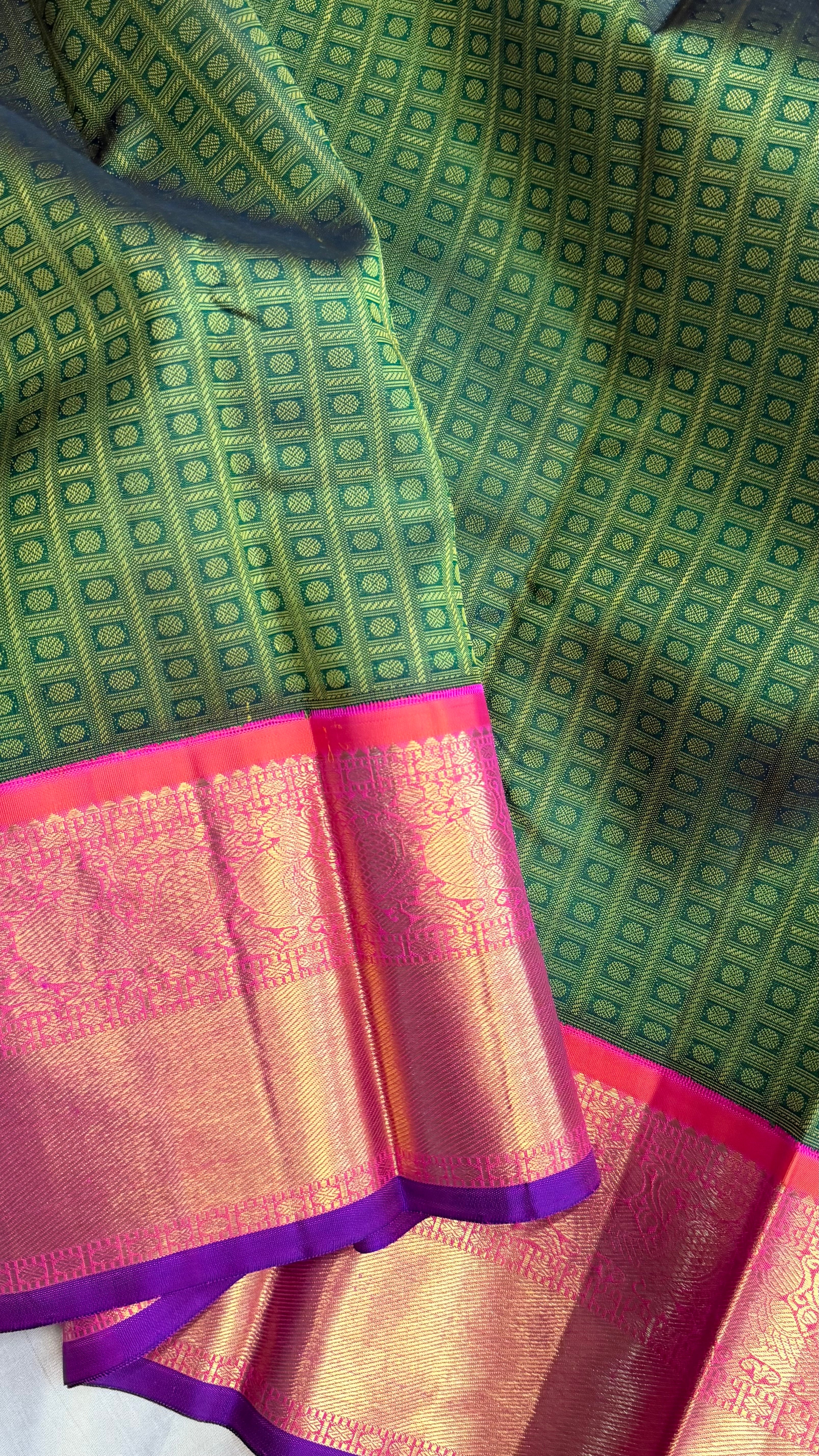 Green Laksham Butta Korvai / Kanjipuram silk