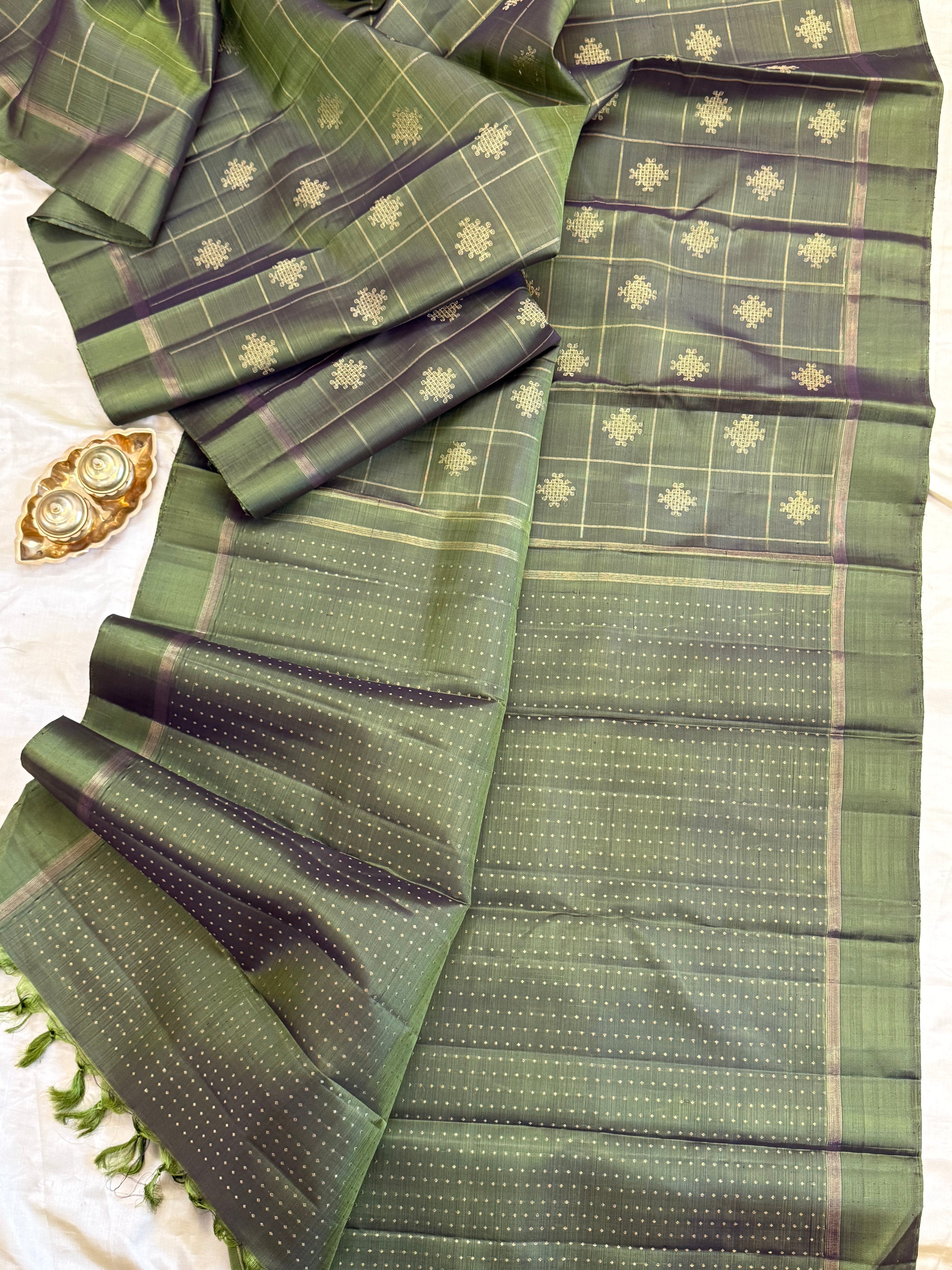 Deep green kattam kolam butta / KANJIPURAM SILK SAREE CLSA 10720