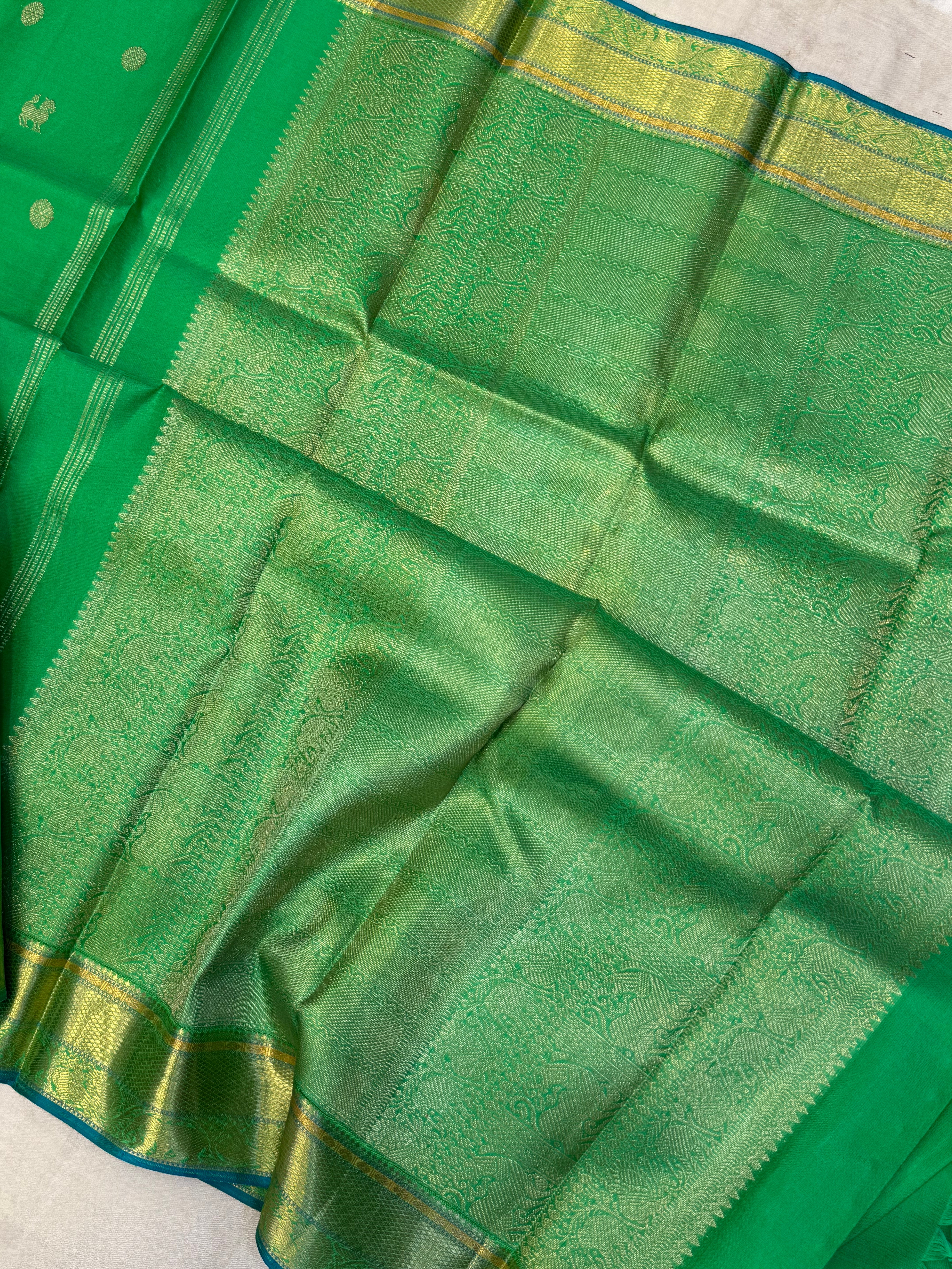 Kalyani : parrot green Kodi pet / kanjipuram silk