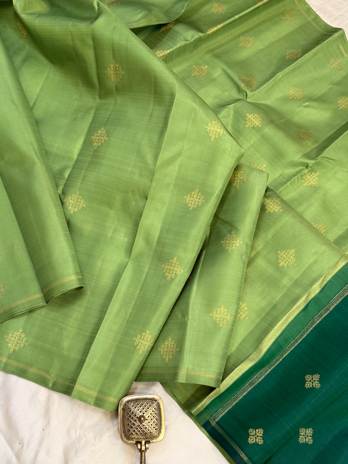 Pista green kolam butta double pallu / Kanjipuram silk CLSA12810