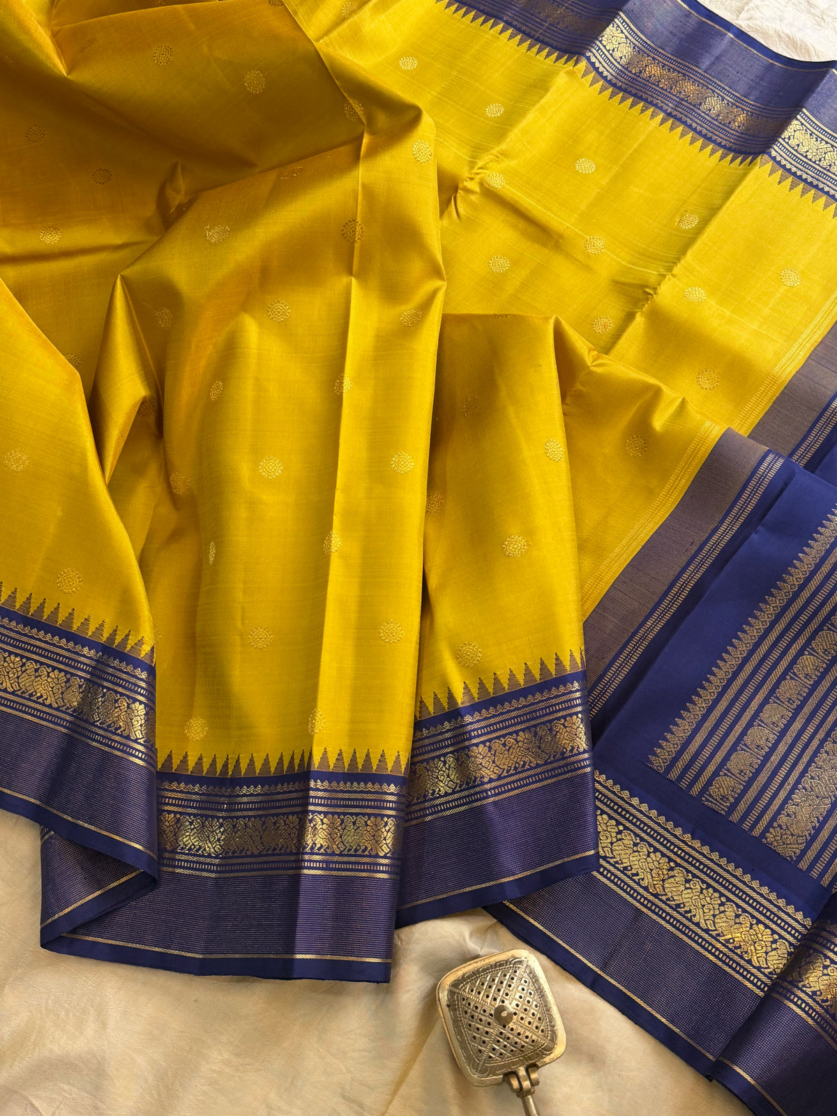 Green Sampanga Korvai - pure Zari Kanjipuram silk