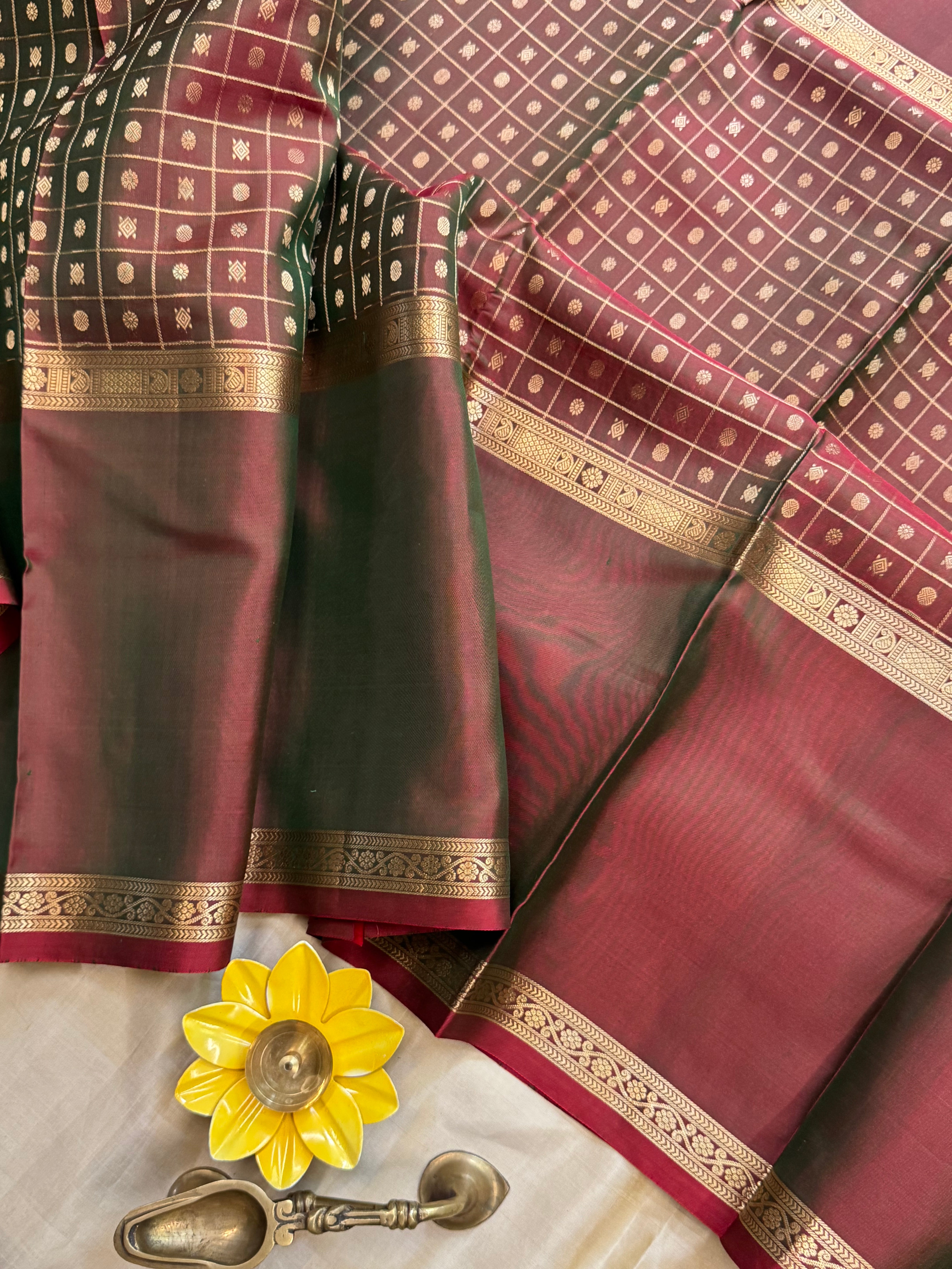 Manthulir long border / special edition silk