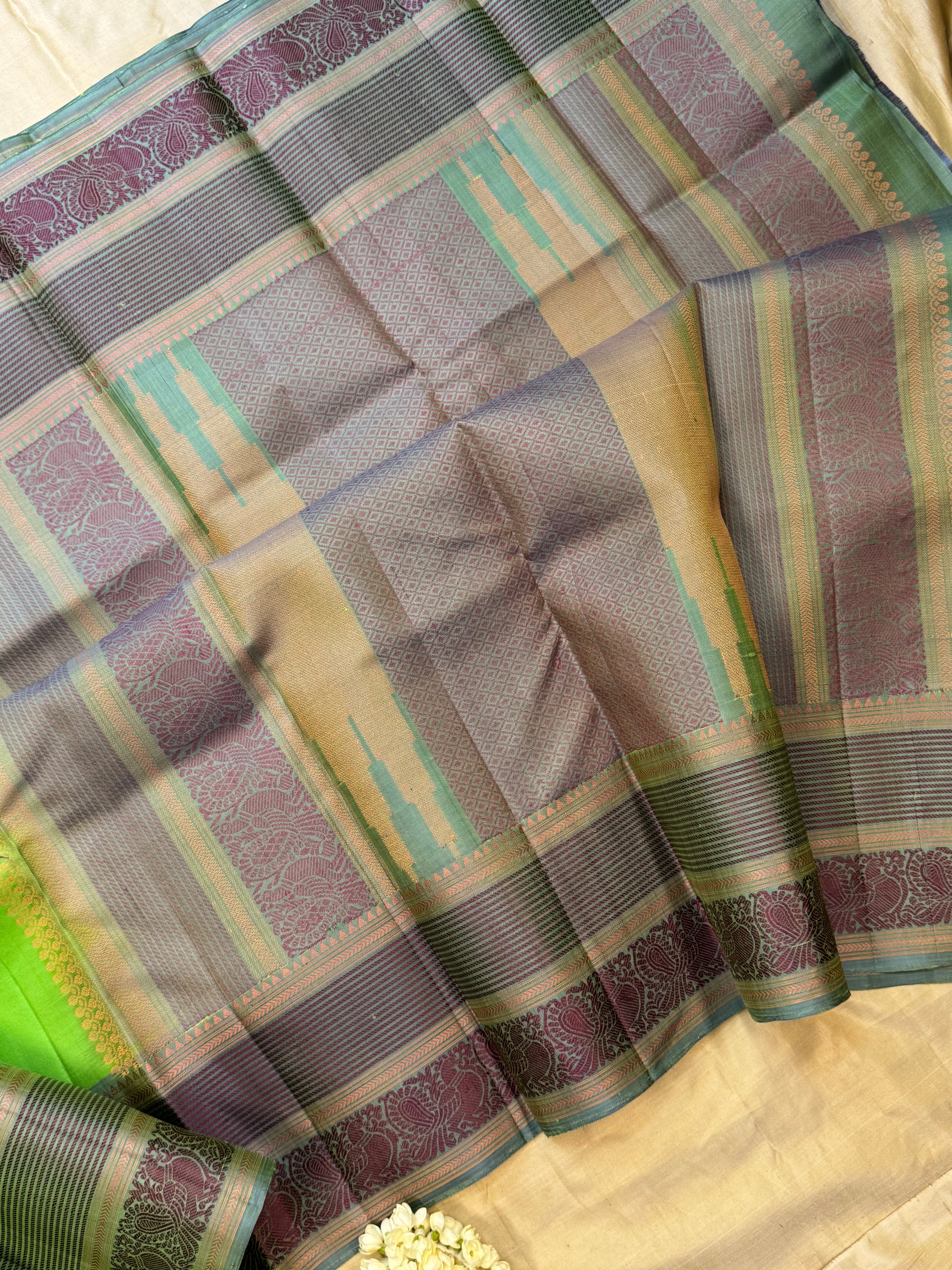 Parrot green double pet border/ Varnangal soft silk