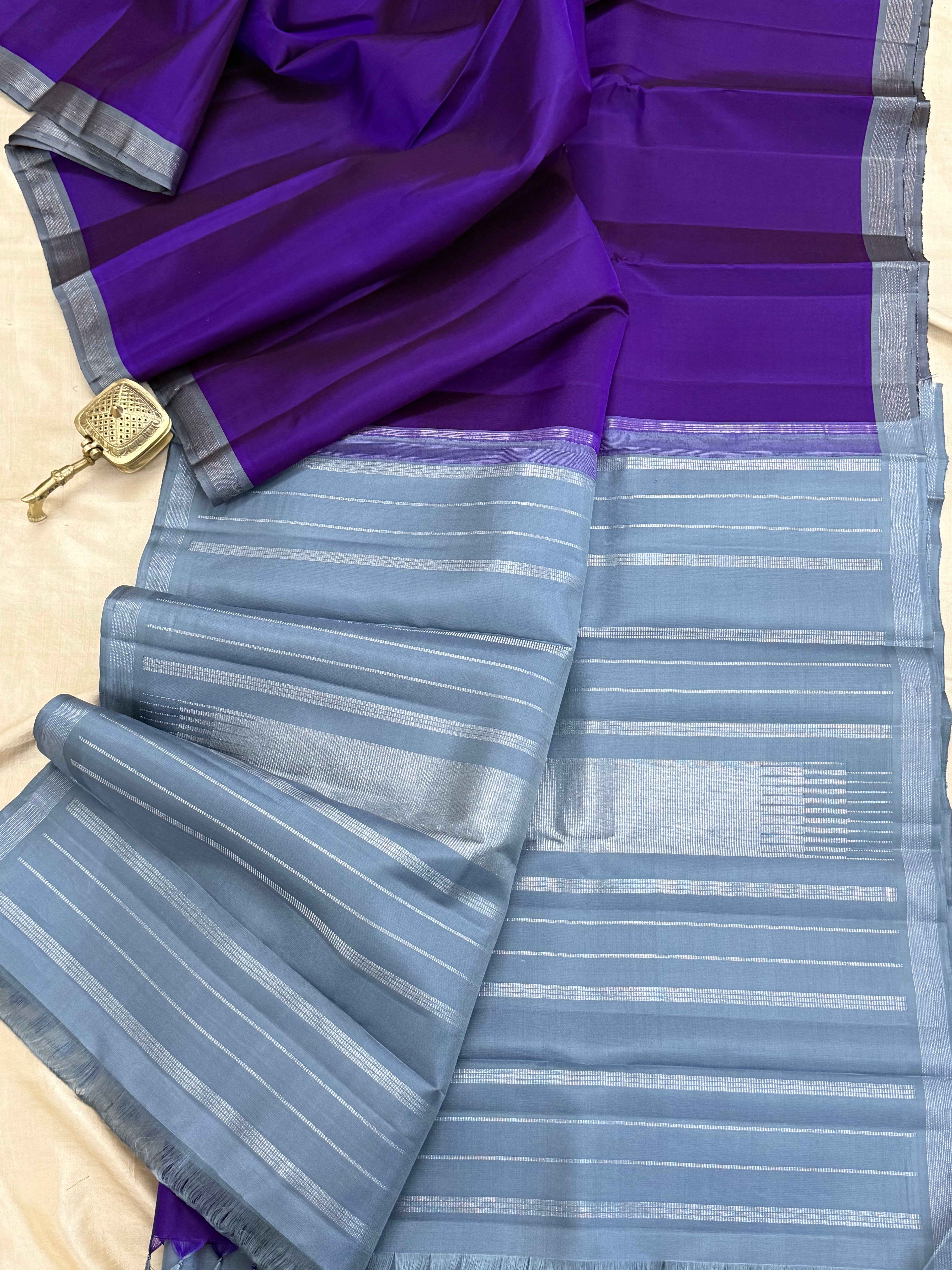 Deep purple borderless/ Kanjipuram silk