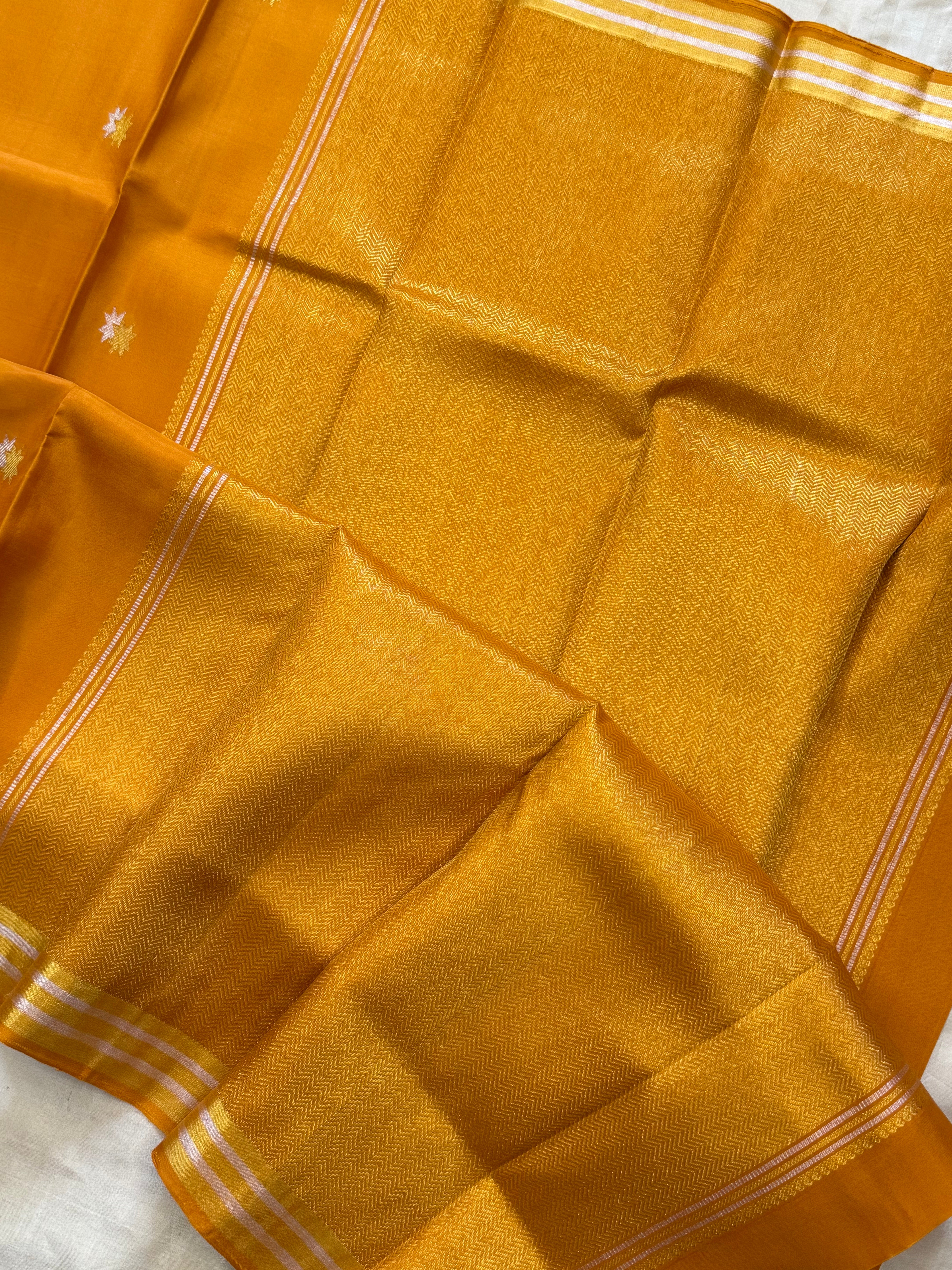 Turmeric body with gold and silver Butta / Arani silk CLSA8862