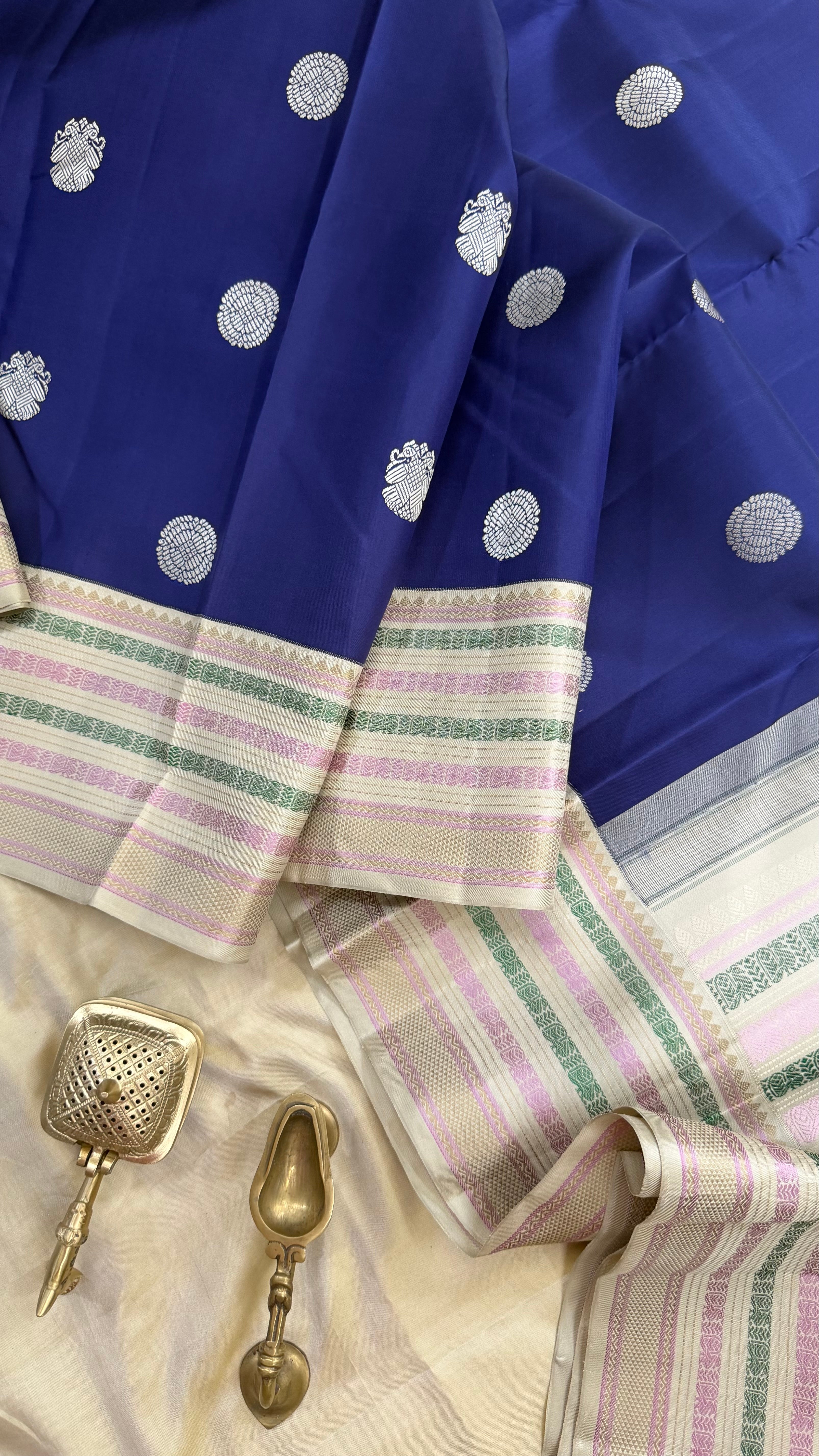 Amoha : Dark blue with cream Korvai Kanjipuram silk 9099CL