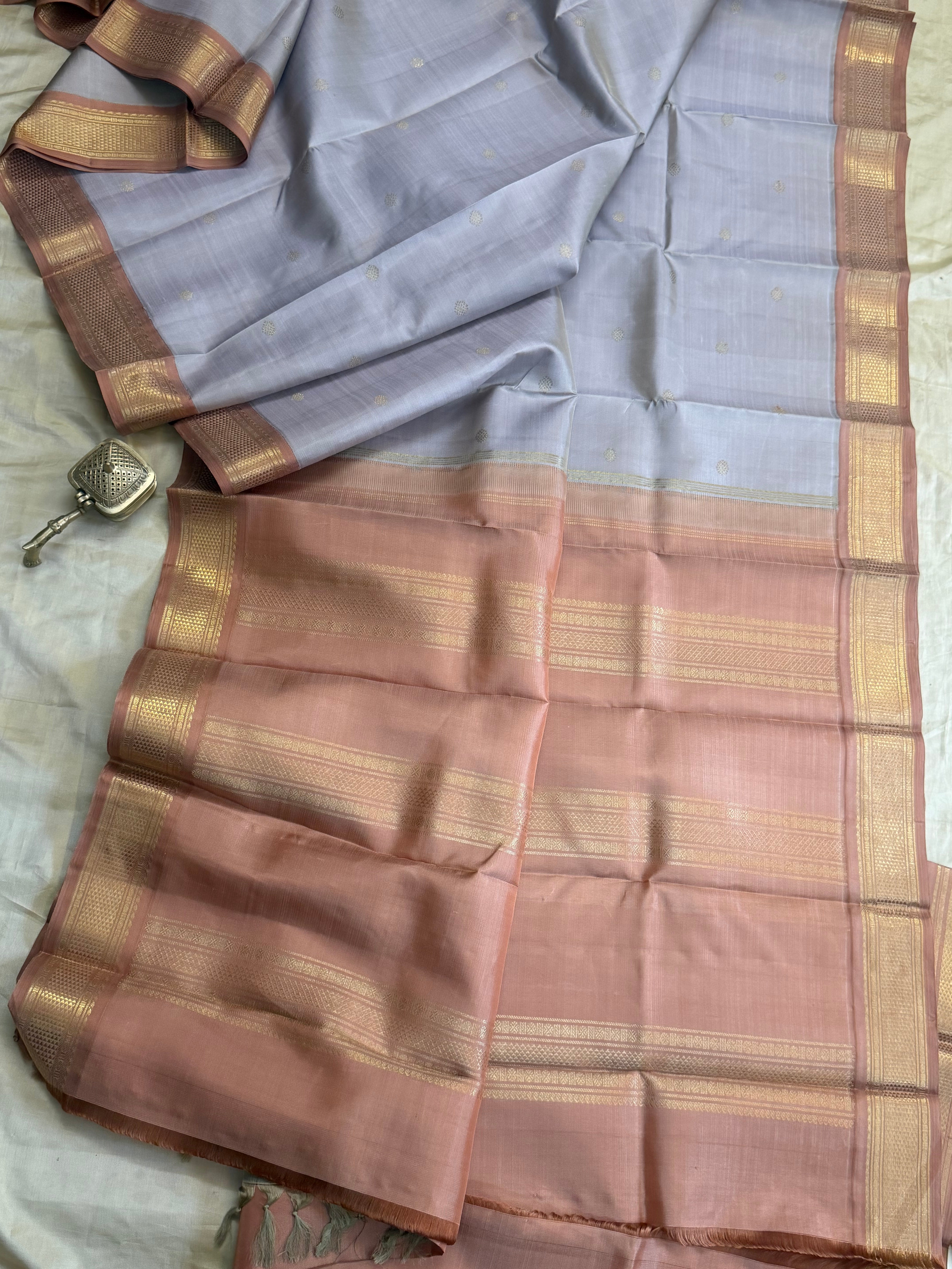 Onam collection: beige silver kai Korvai / pure zari Kanjipuram silk