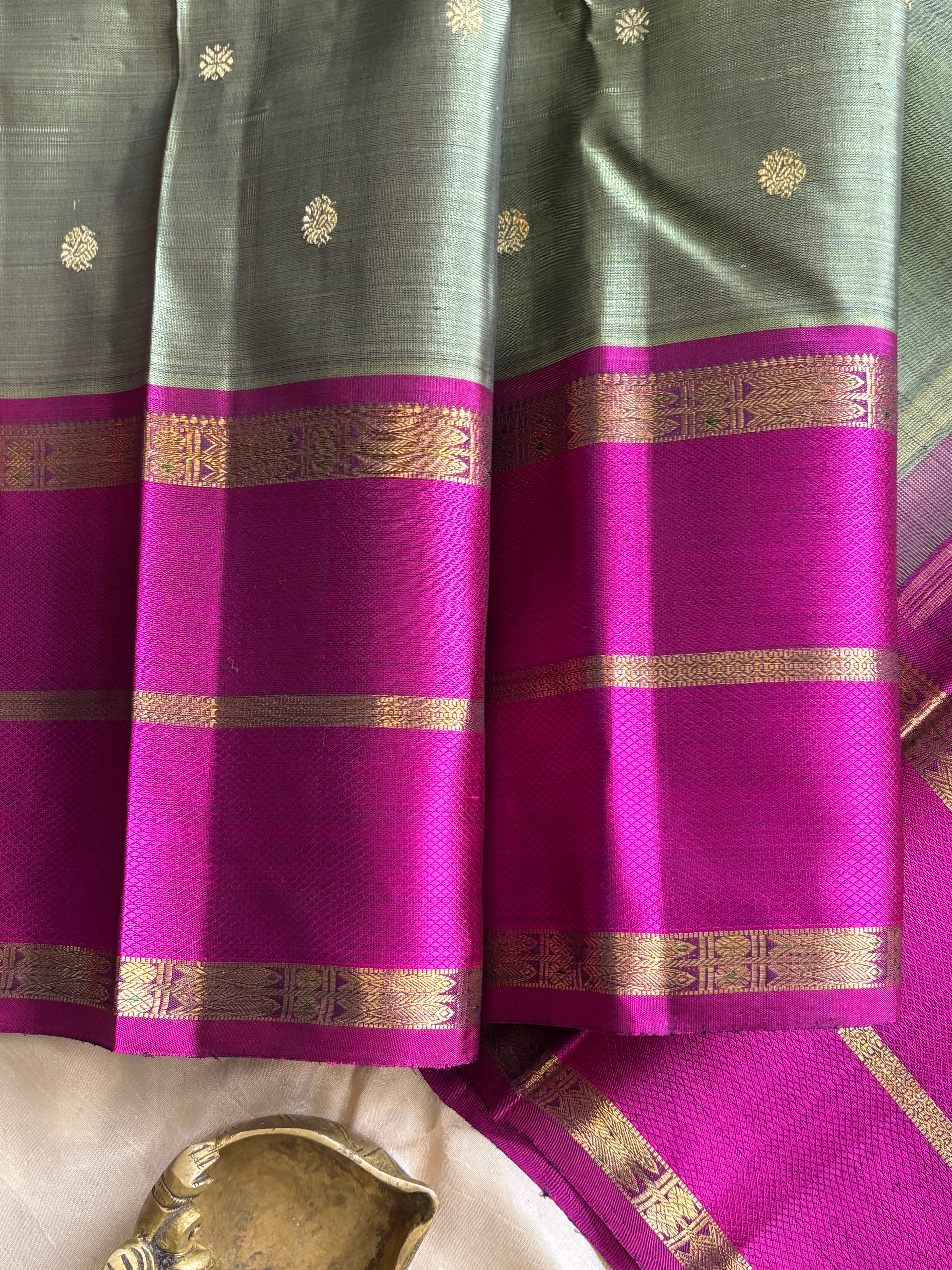 Mehendi green with pink fish pet simple kanjipuram silk