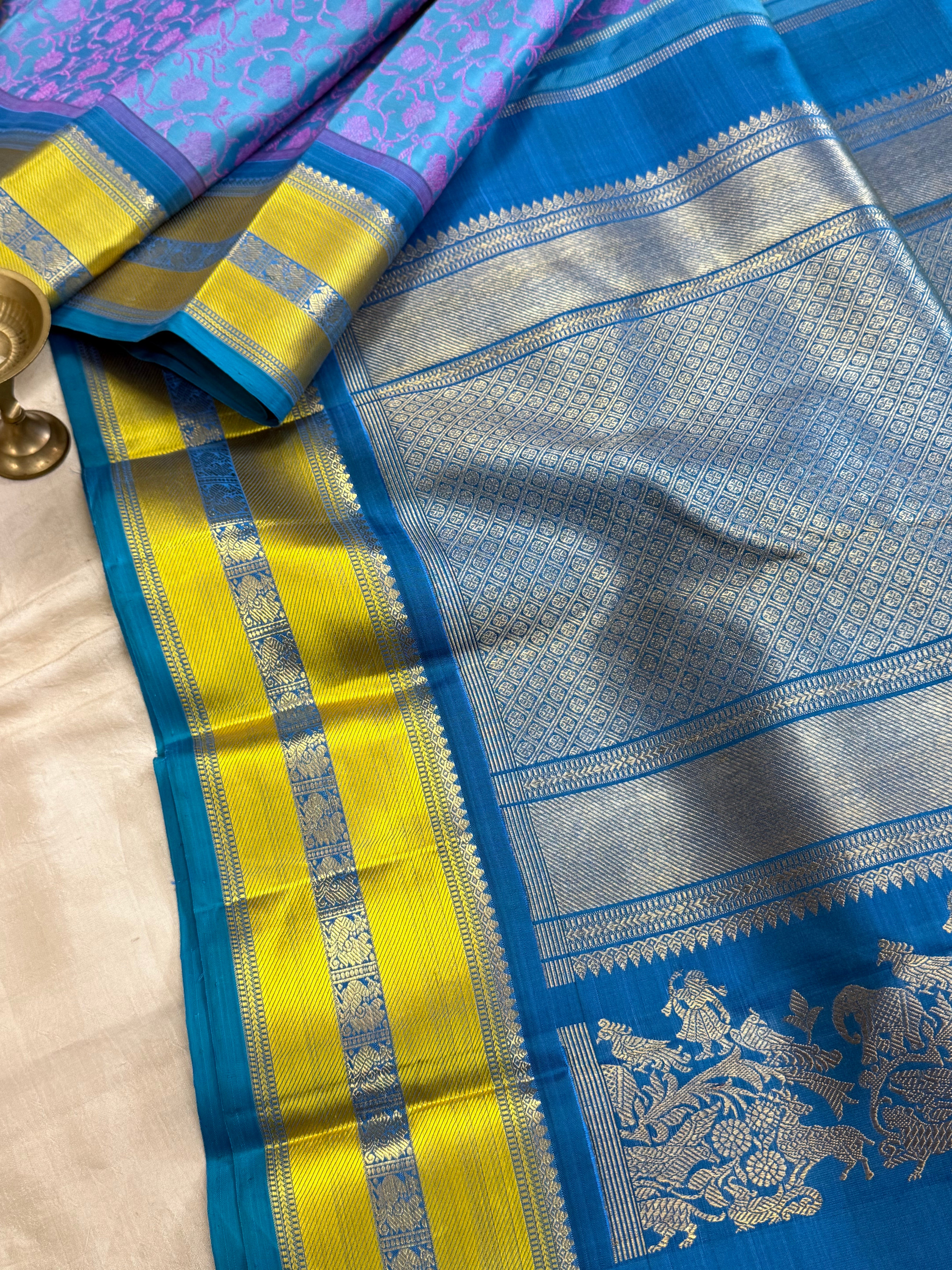Master weaver - Blue jacquard kodi weaving / Kanjipuram silk