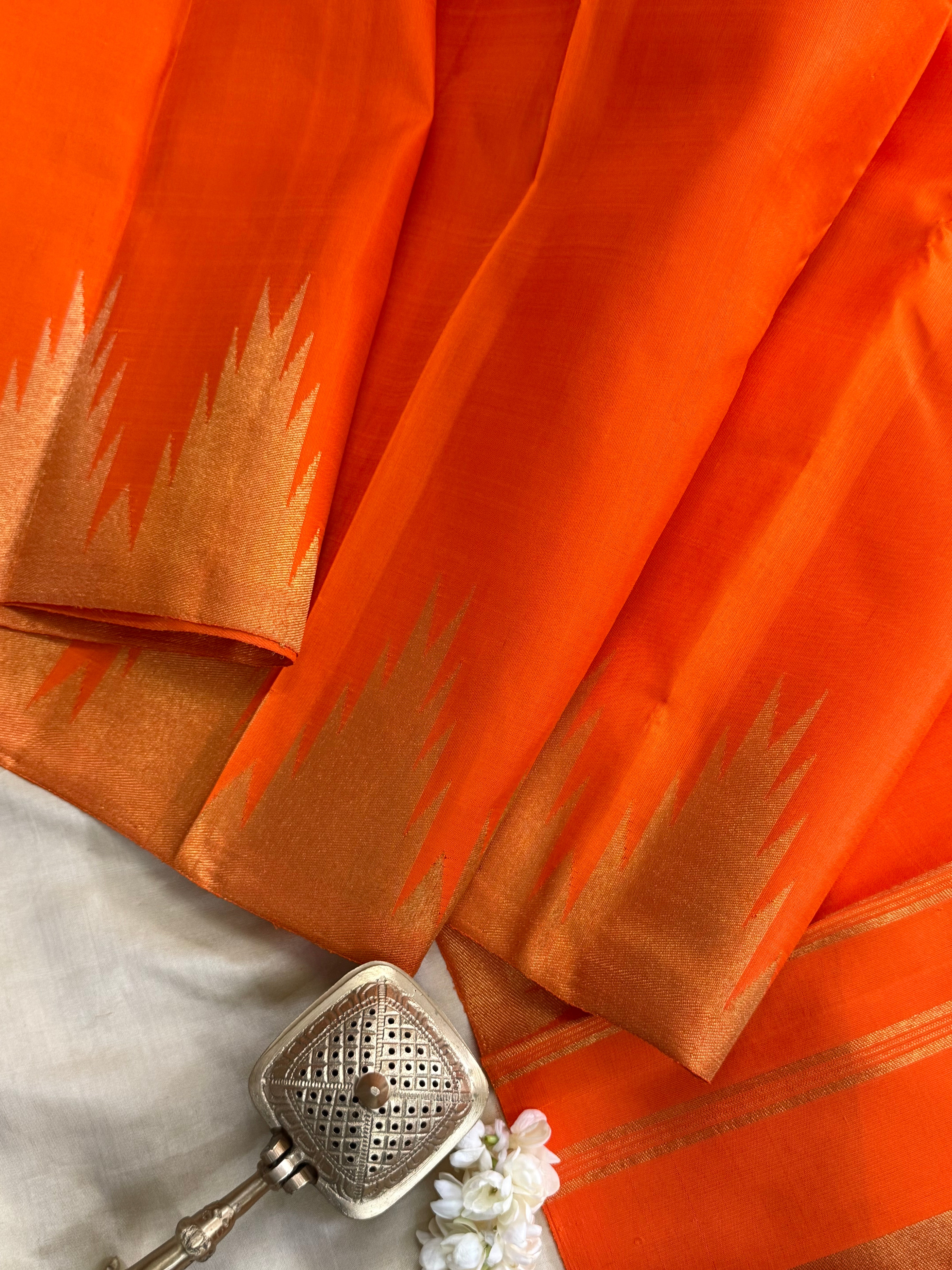 Orange 8 kol temple border/ Kanjipuram silk CLSA9162
