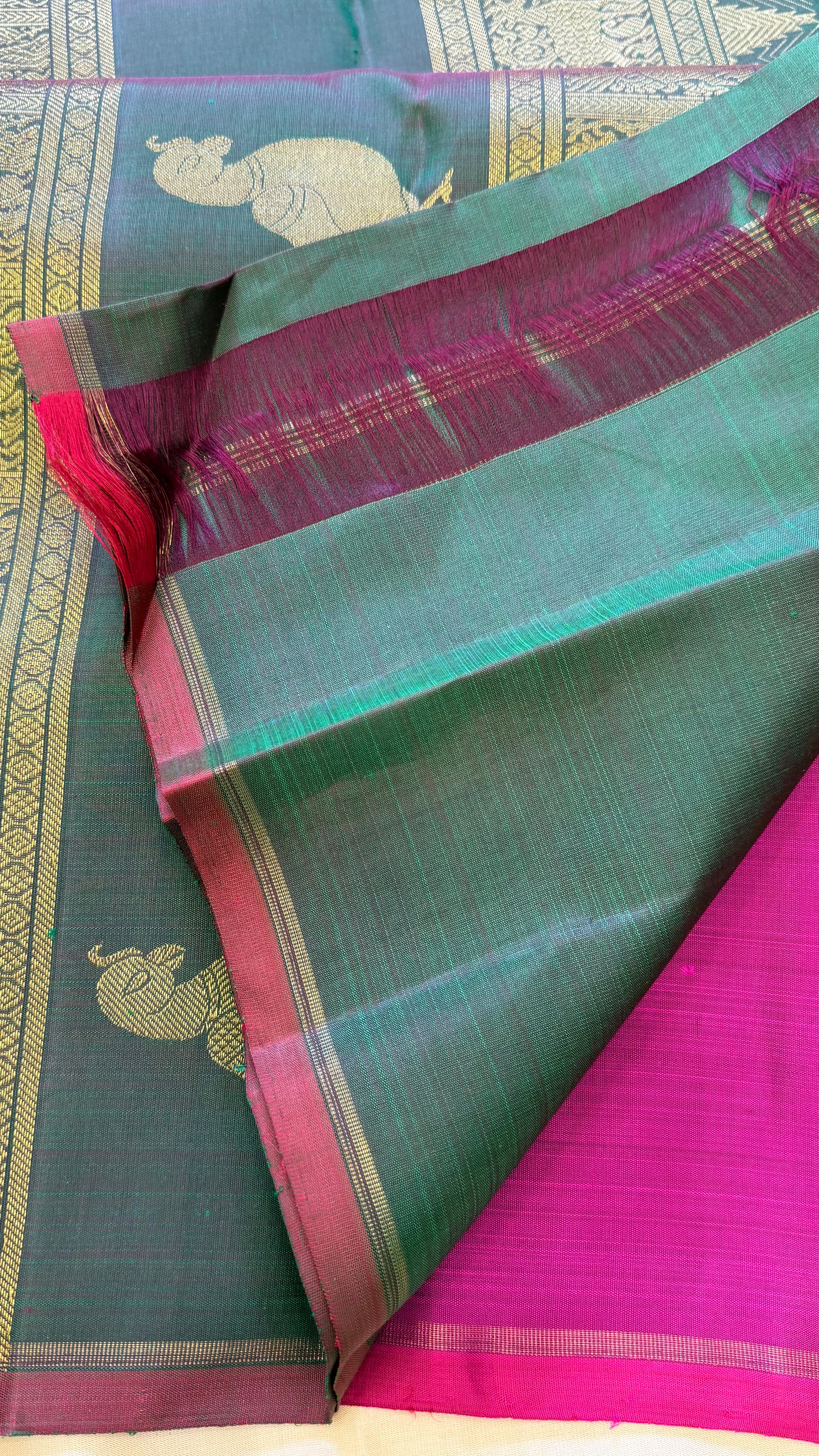Magenta pink borderless/ kanjipuram silk