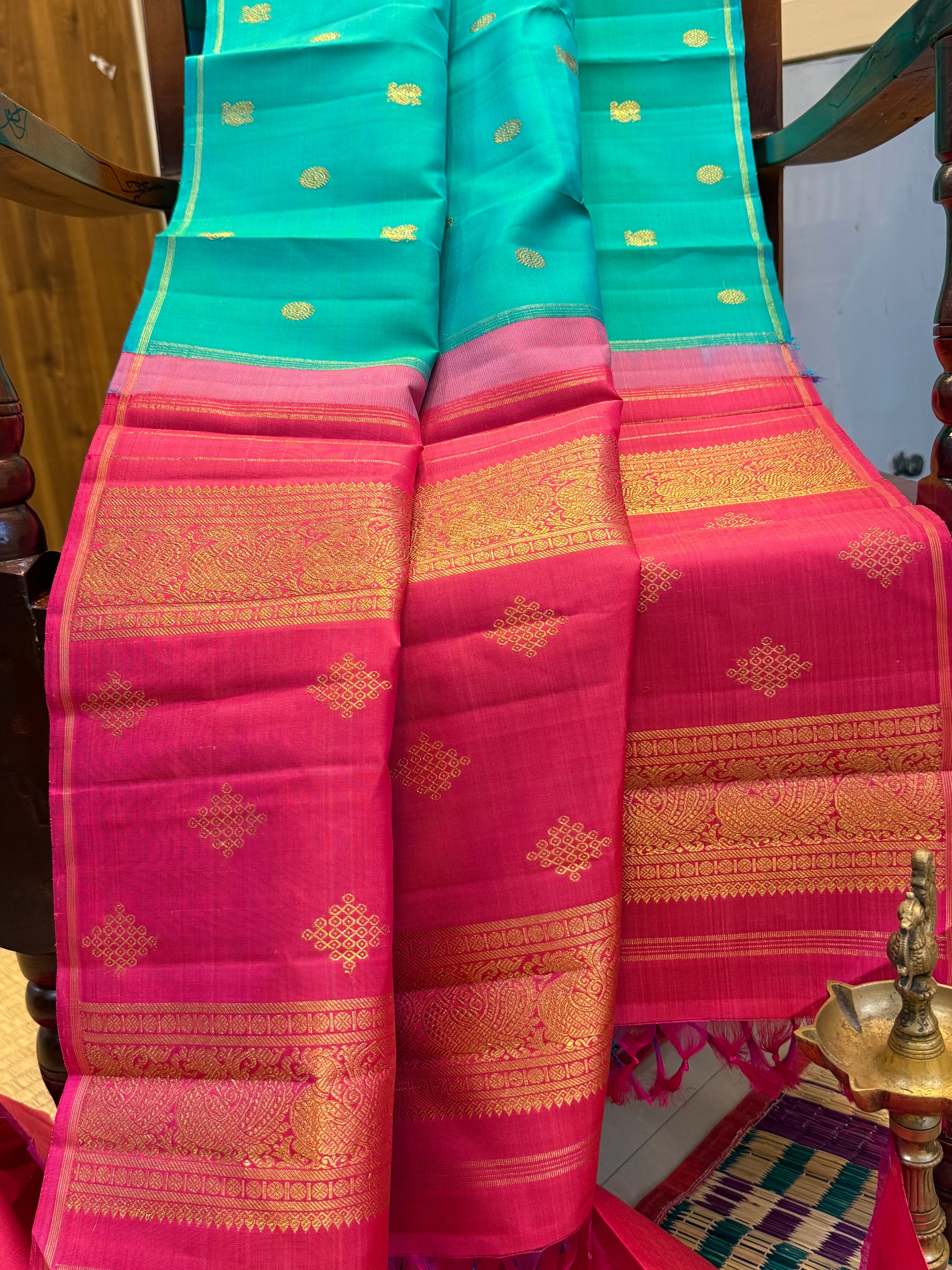 Sea green annam and chakram butta borderless/ Kanjipuram silk CL9892
