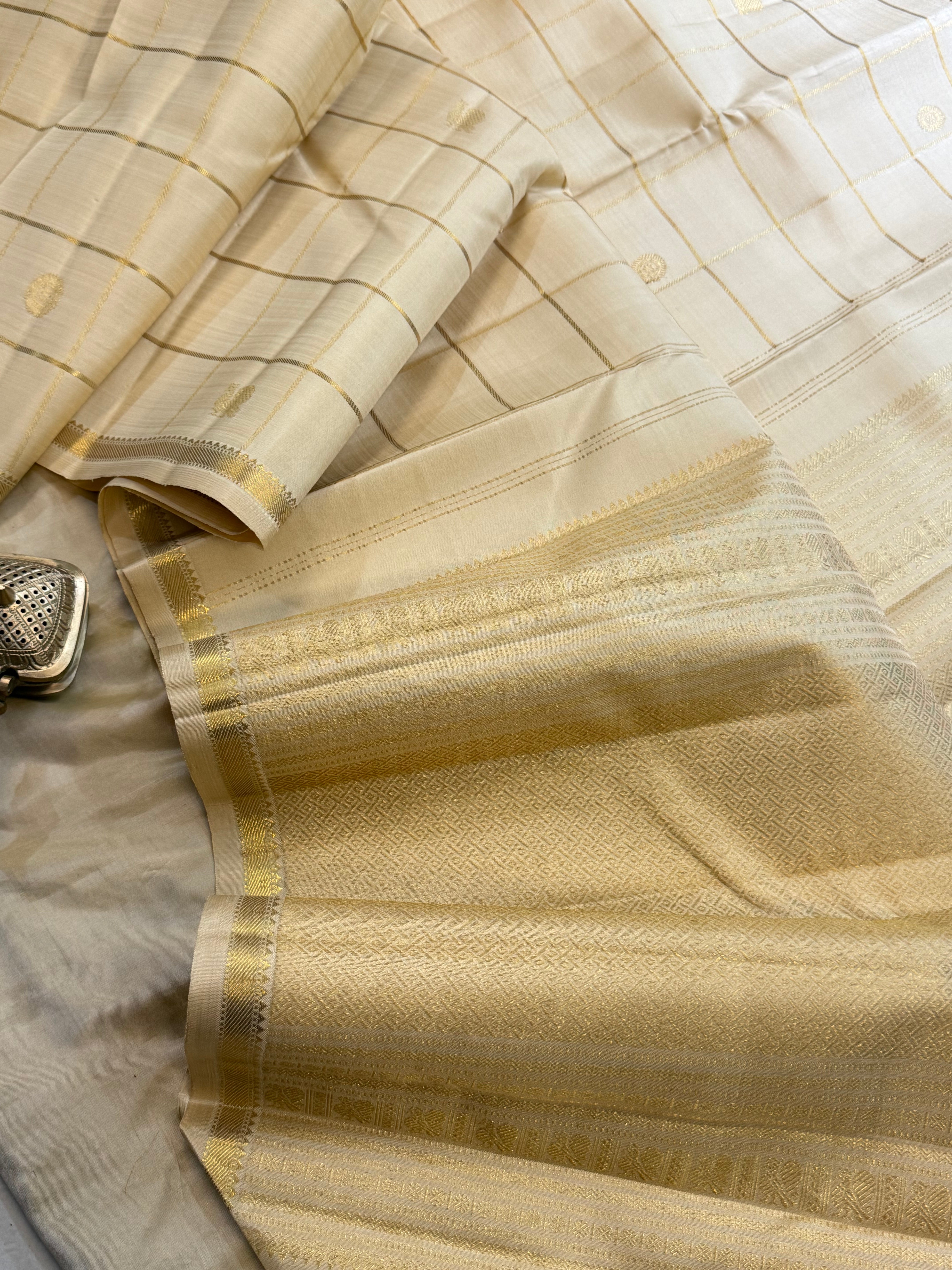 Tussar (golden) zari kattam butta / Arani Silk CL10104