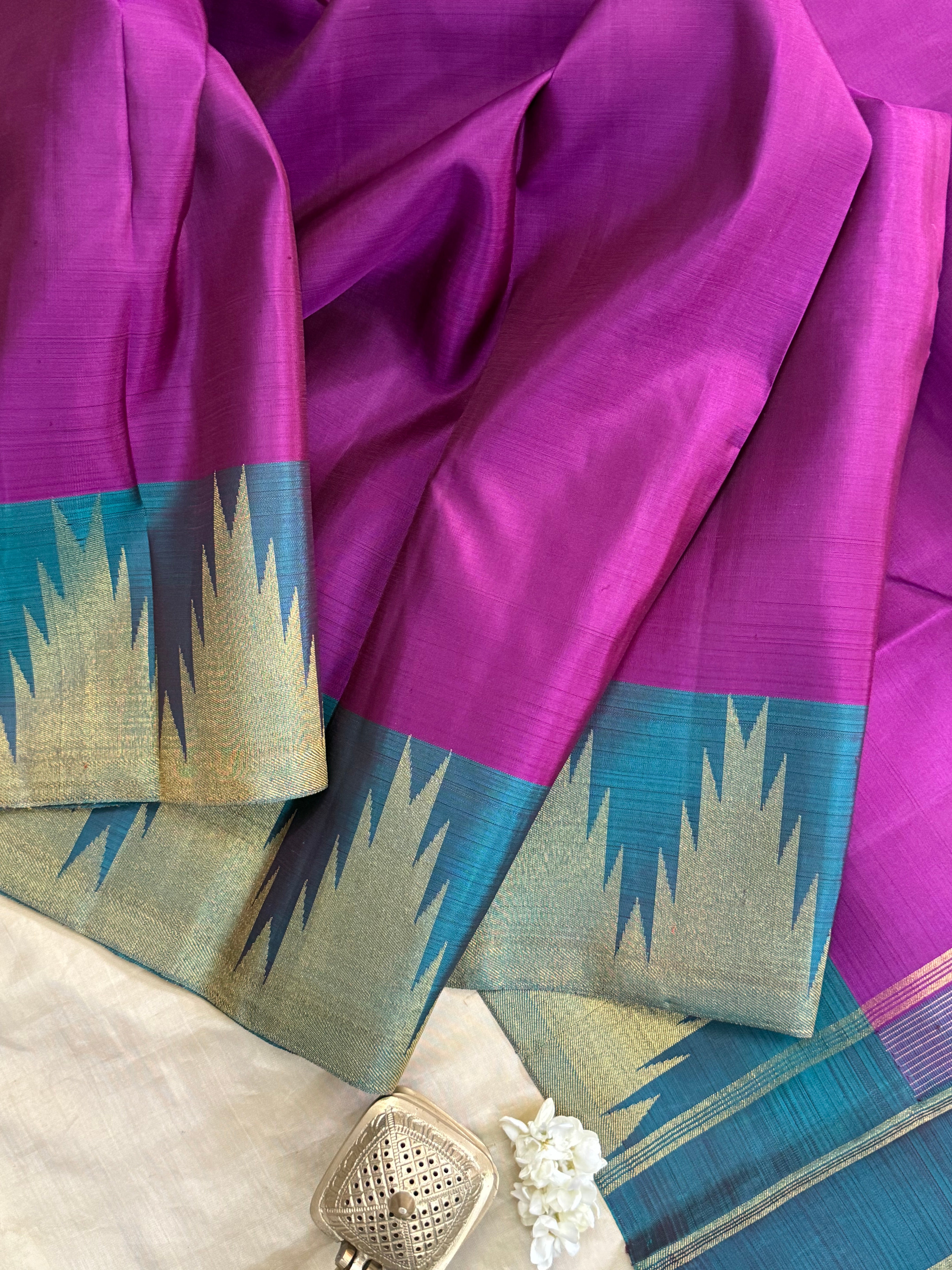 Vadamalli and teal blue border 8 kol temple/ Kanjipuram silk CLSA3076