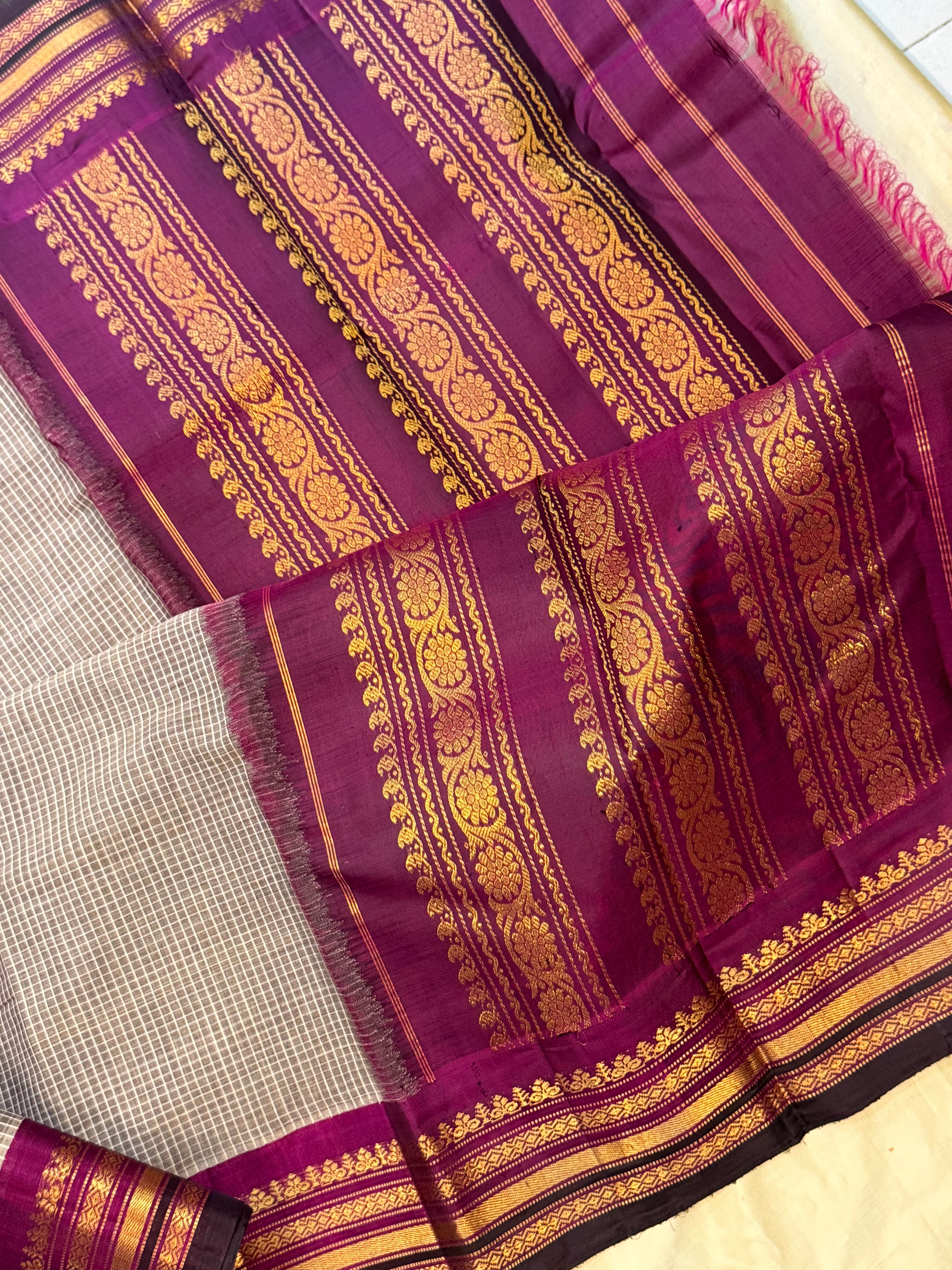 Black shot grey and purple korvai / Gadwal cotton ( No Blouse)