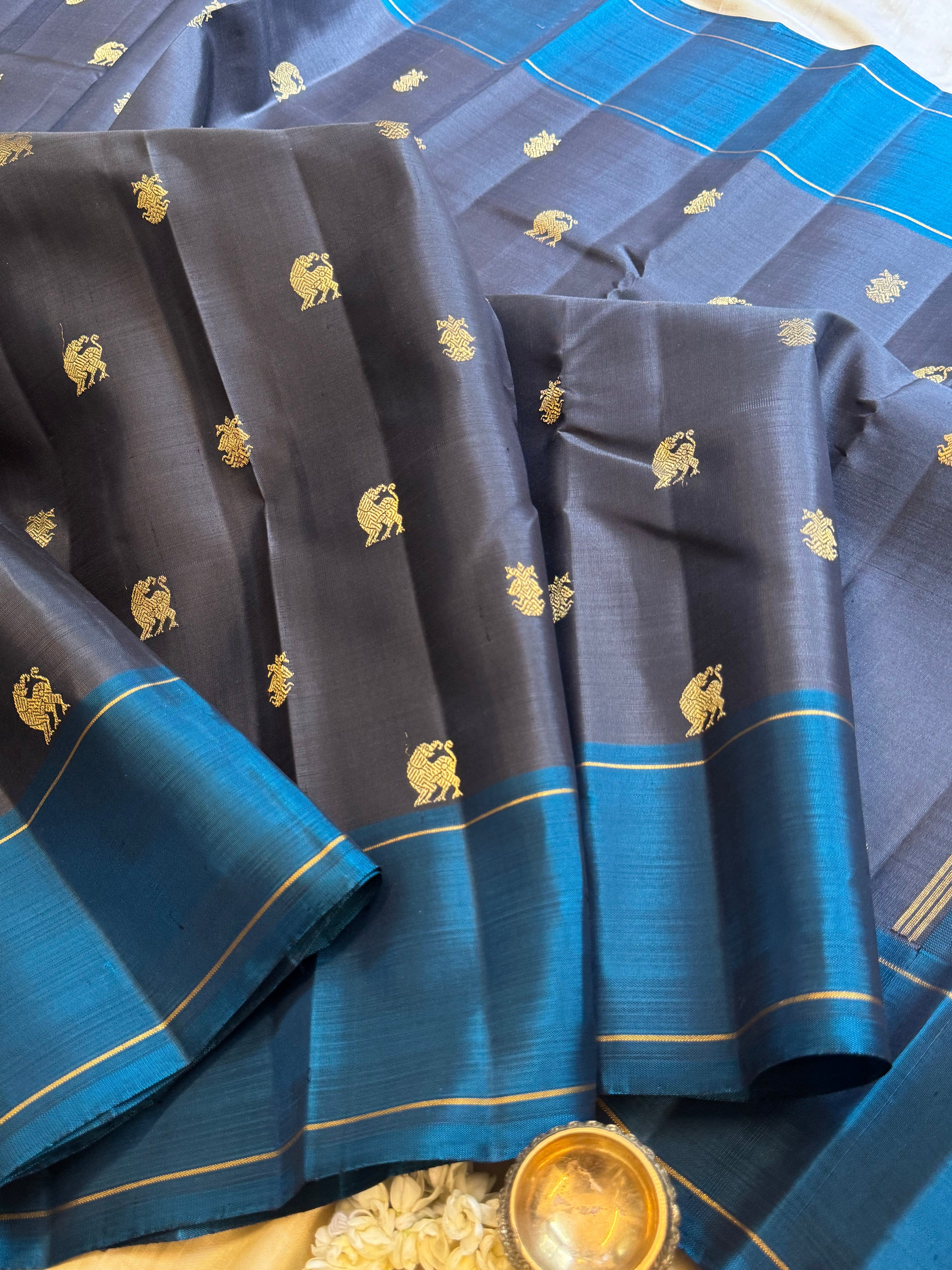 Black yazhli and teal blue/ Kanjipuram silk