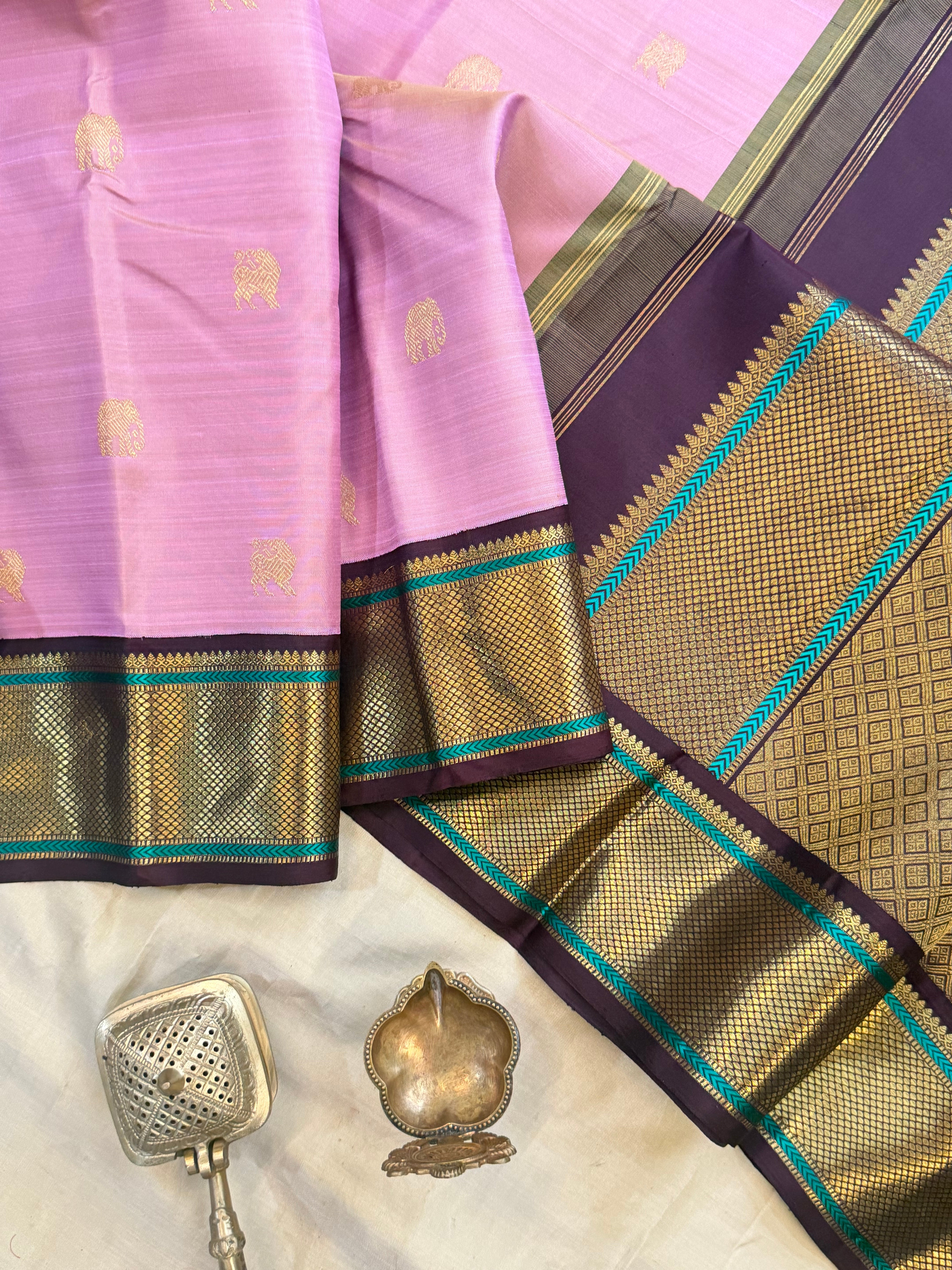 Unusual double tone color Korvai pure Zari Kanjipuram silk