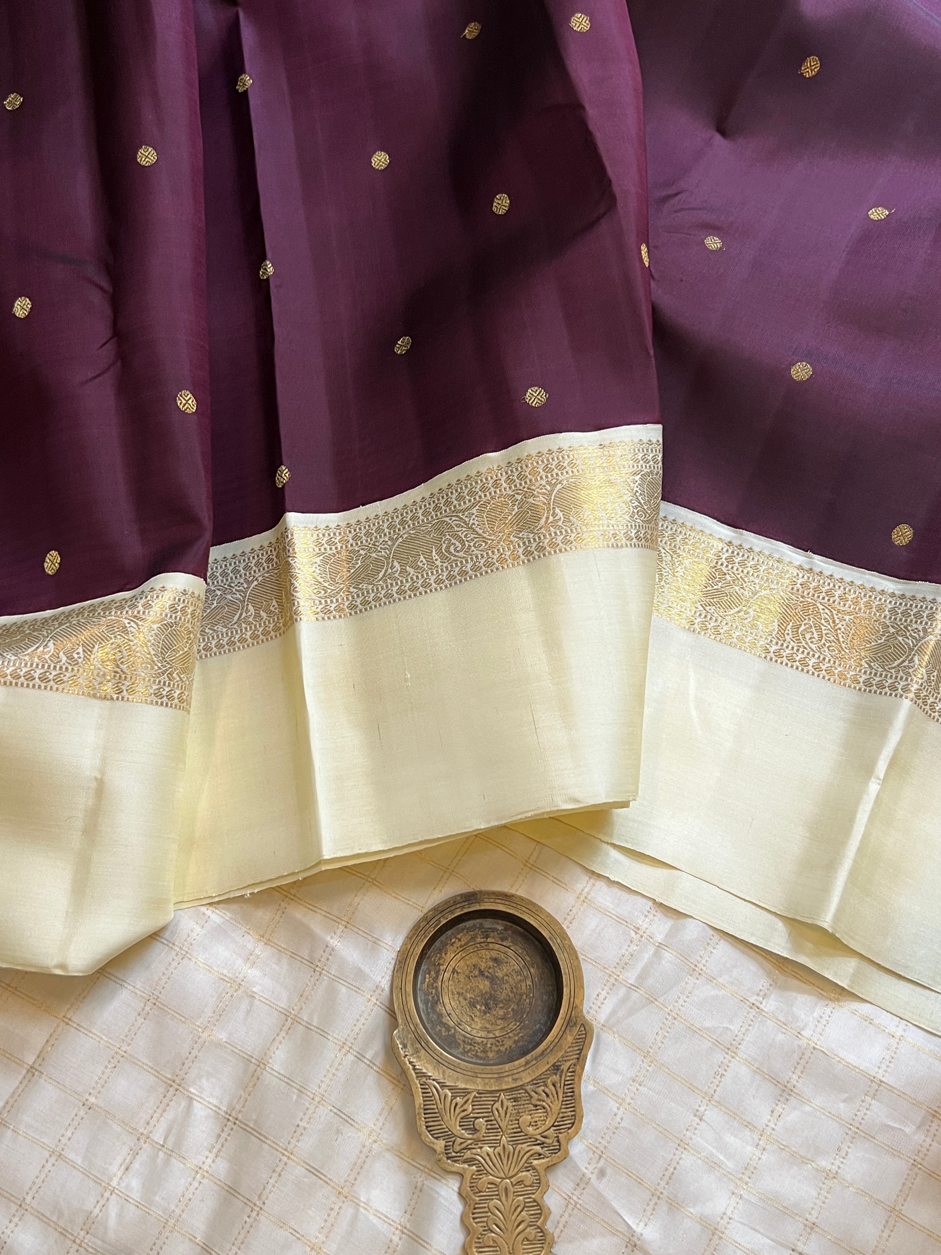 Dark paaku colour kaal erangina border korvai / kanjivaram silk