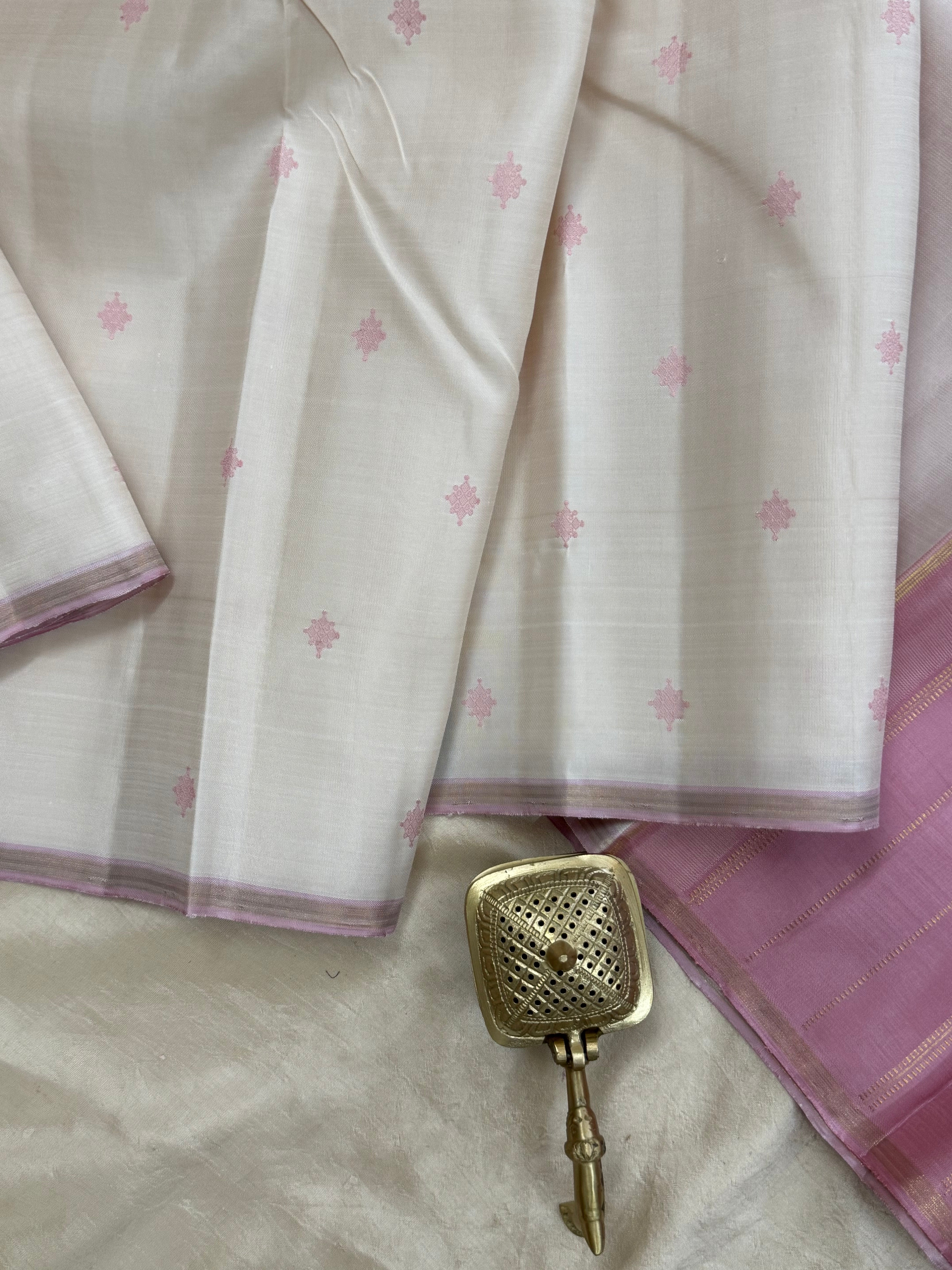 Offwhite thread butta / Kanjipuram silk
