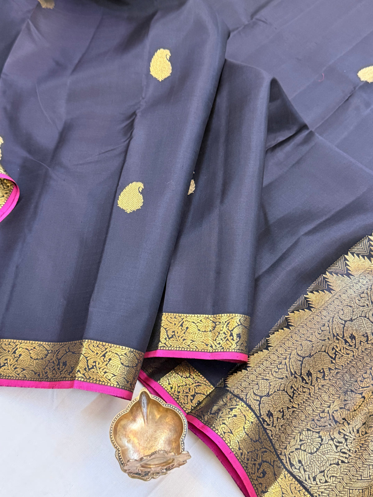 Black simple 2g Kanjipuram silk CLSA11008