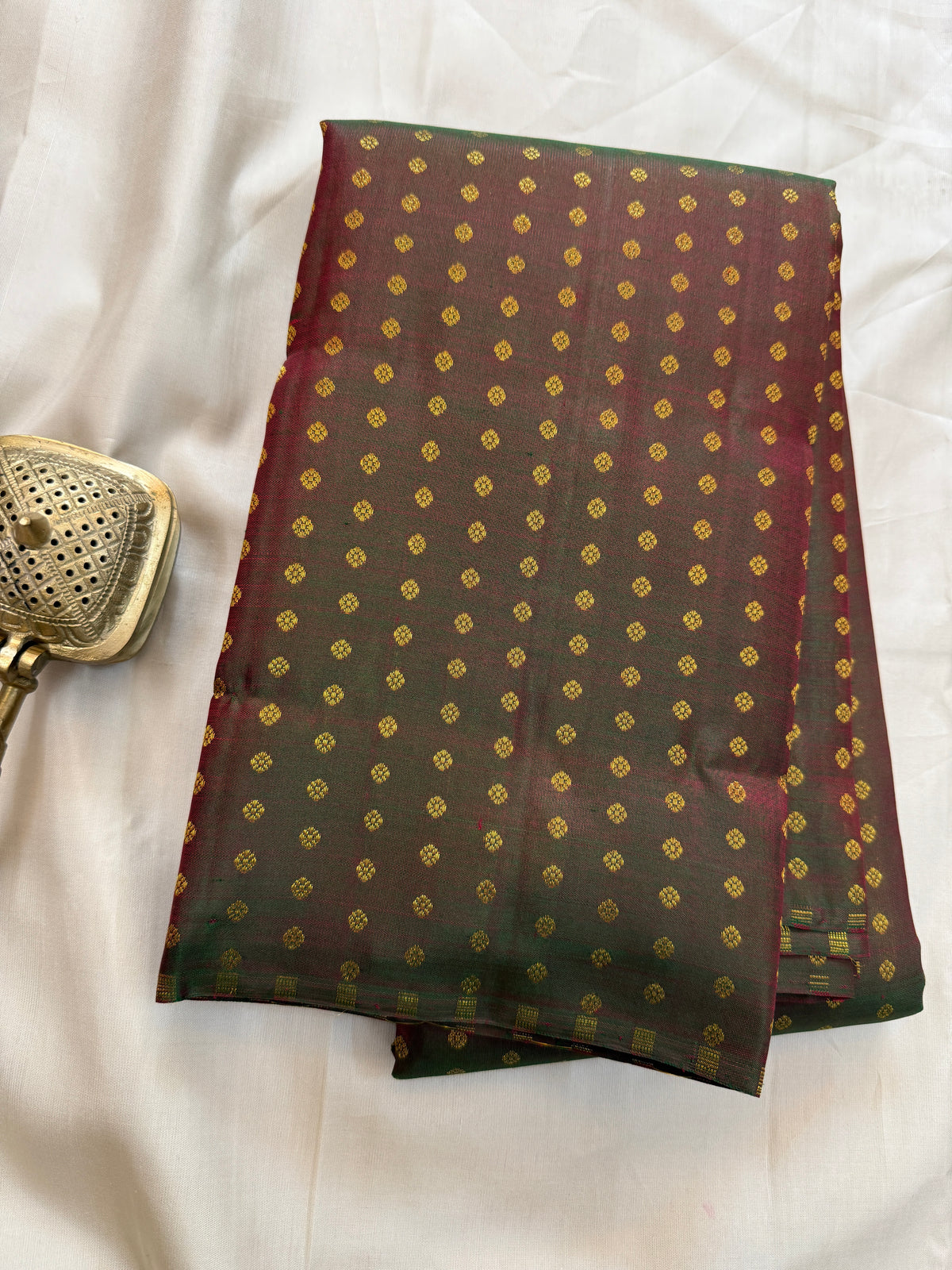 Maanthulir zari butta / Kanjipuram Silk blouse fabric CLSA11694 (per metre)