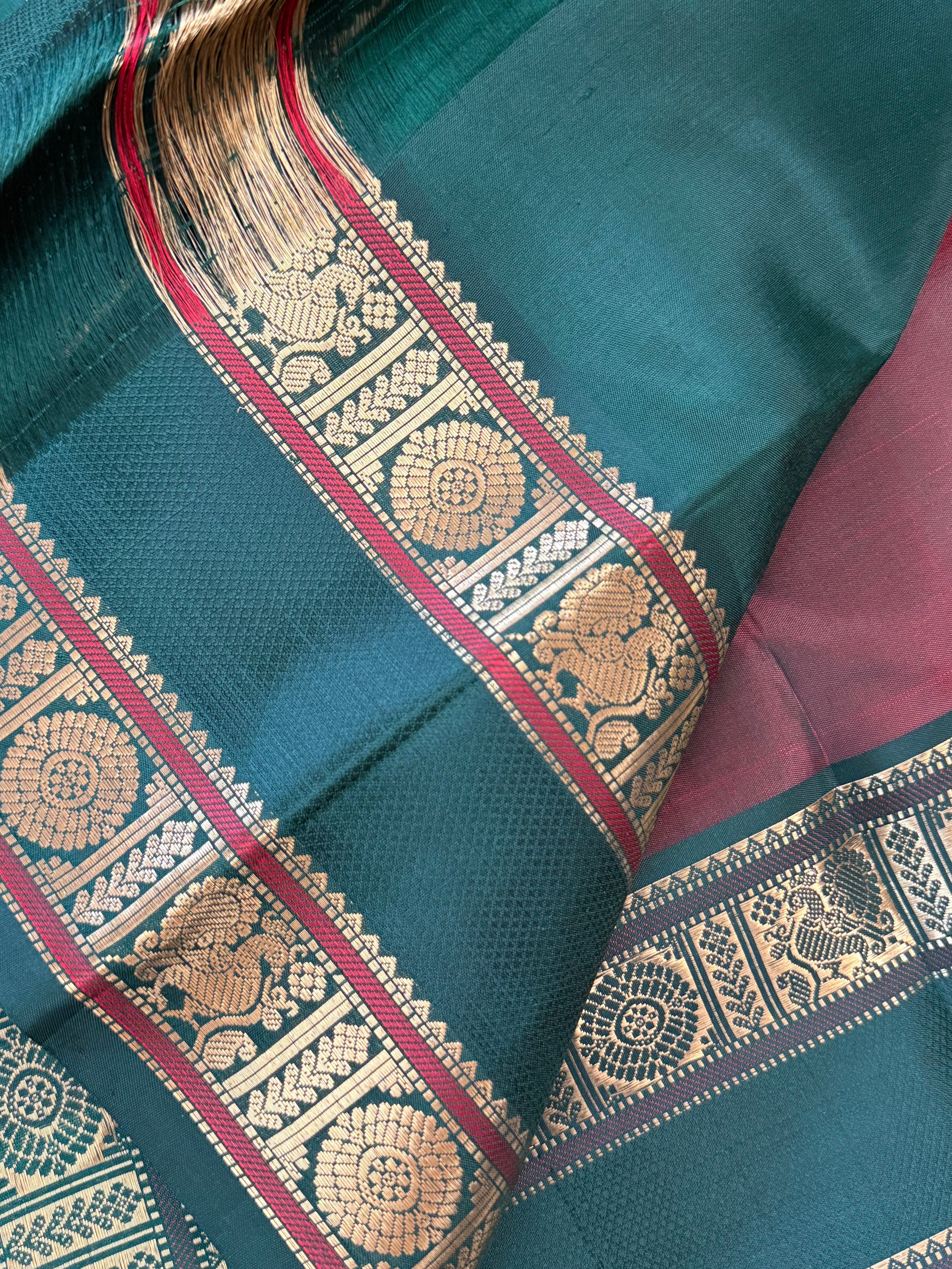 Manthulir Jodi Kili palla / Special edition silk saree