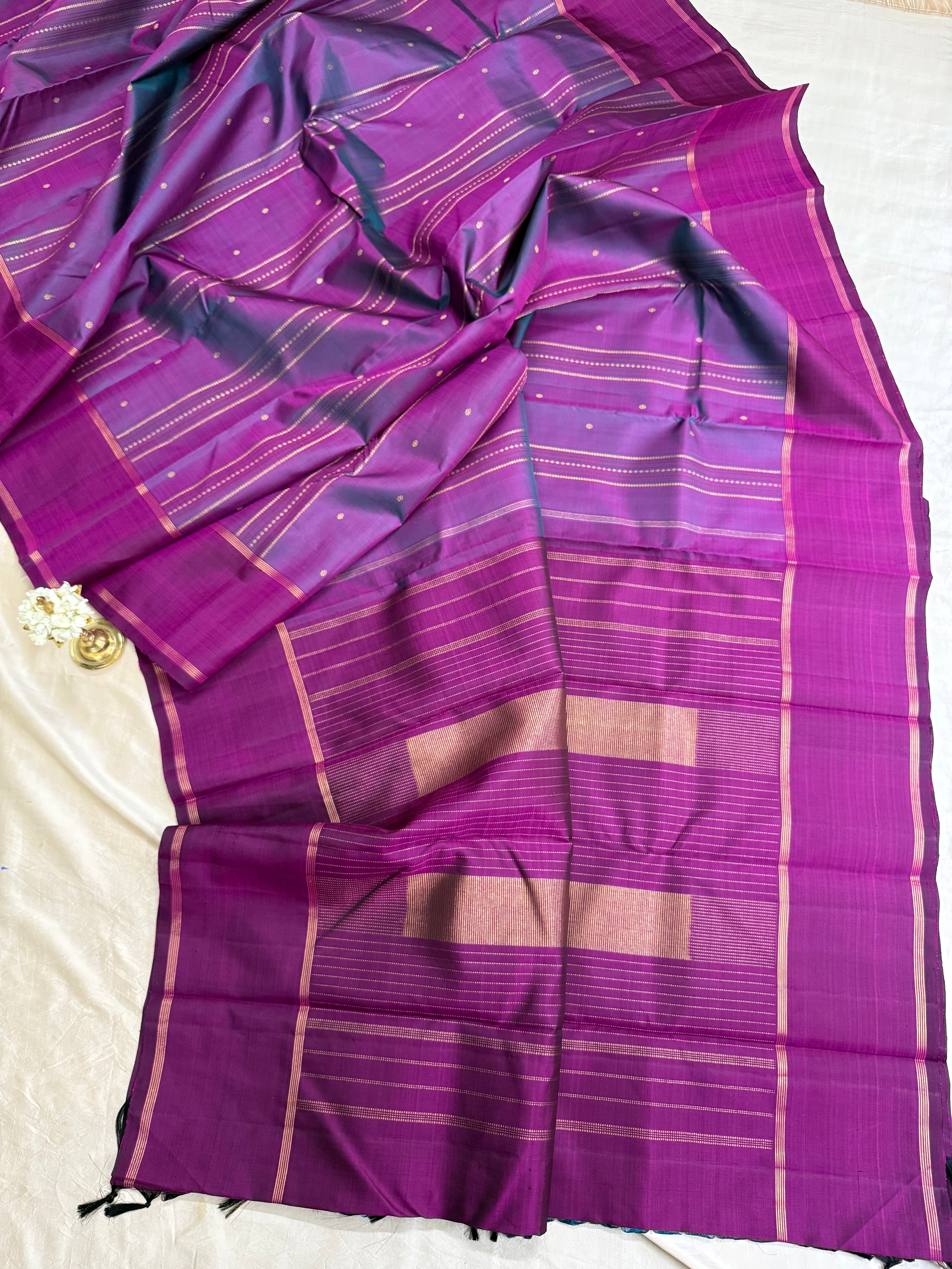 Shot of Rama green vertical veldhari / kanjipuram silk