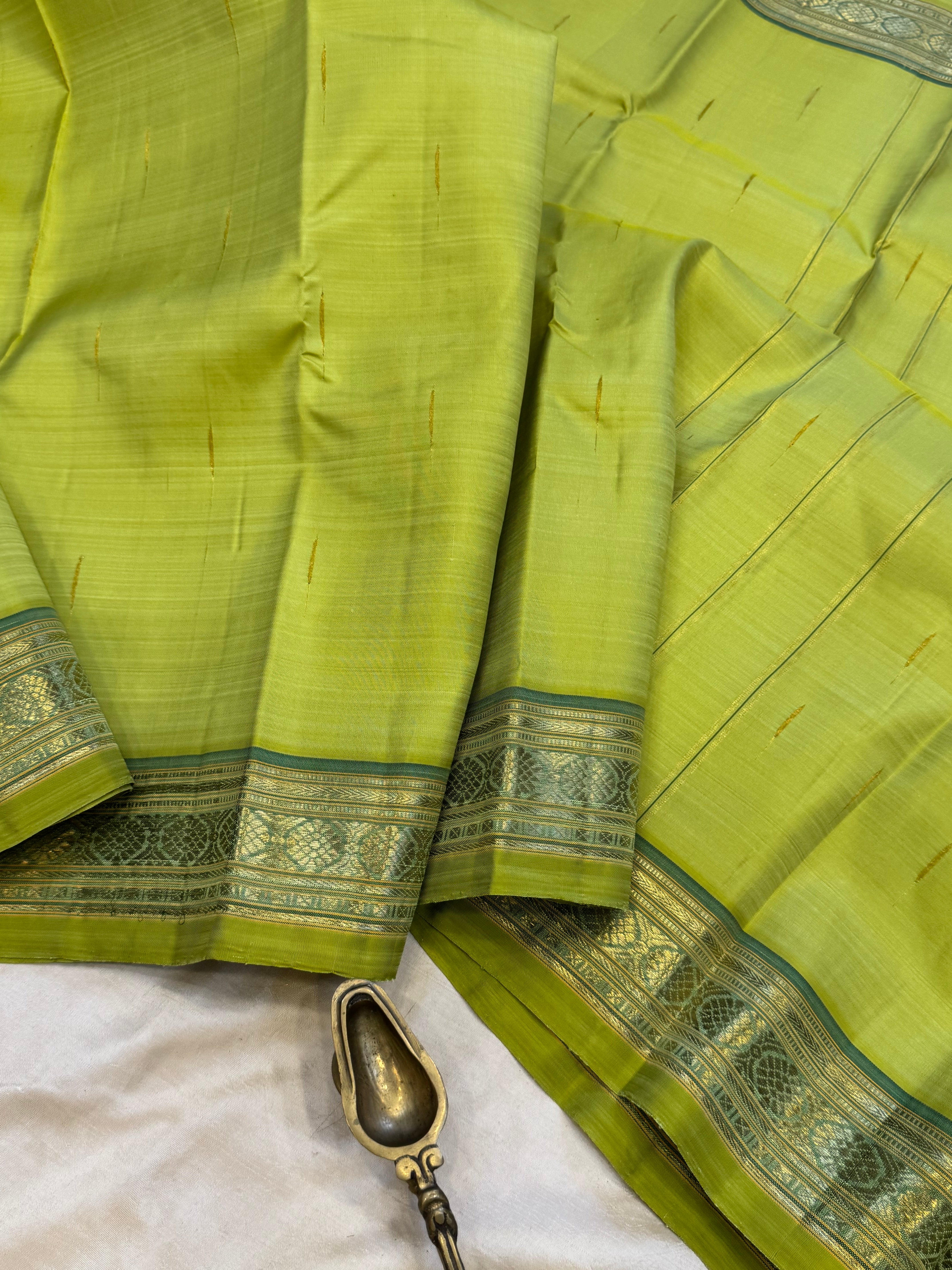 Green malli moggu / Arani silk