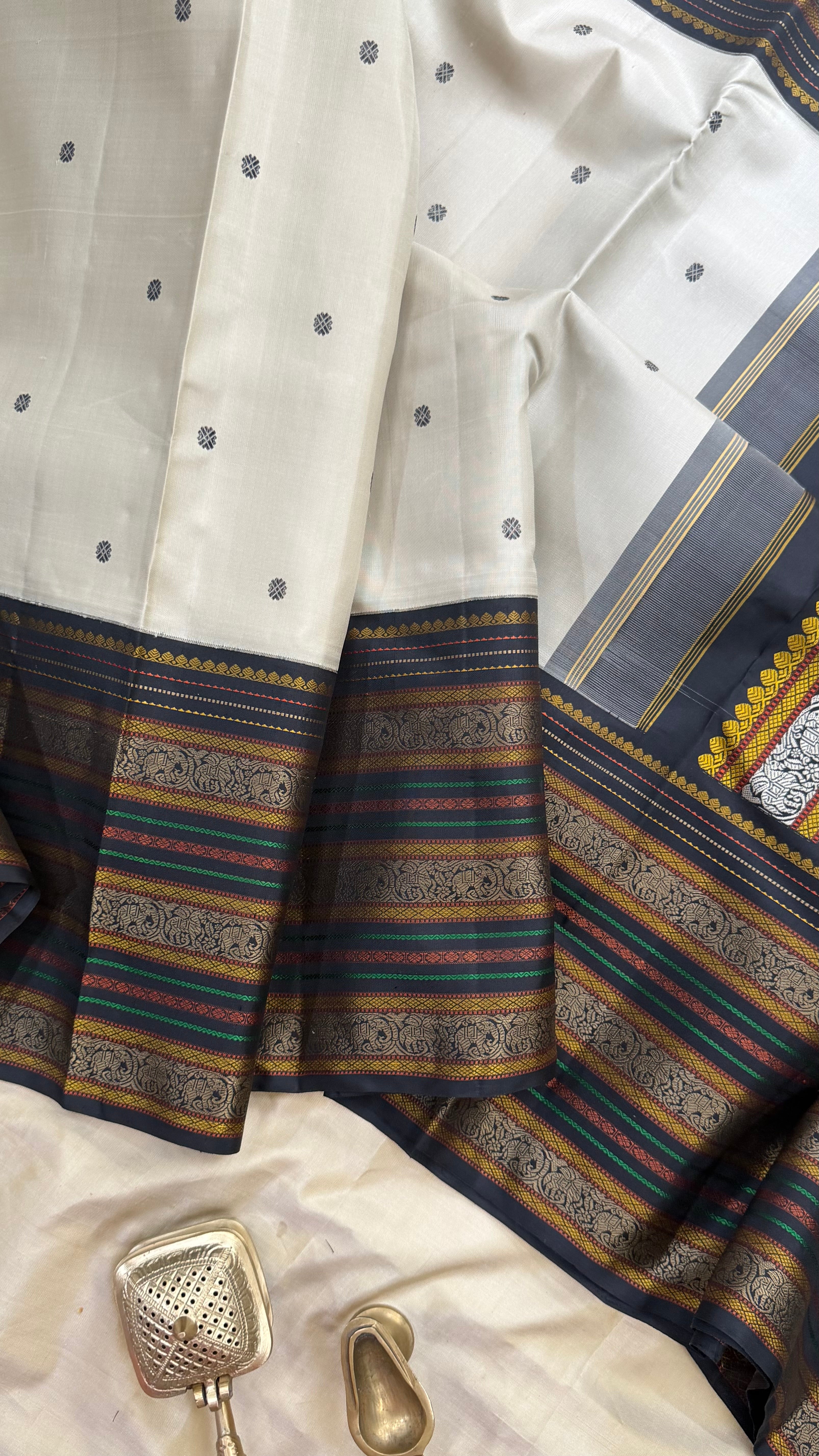 Amoha : cloudy white thread work Korvai Kanjipuram silk 9087CL