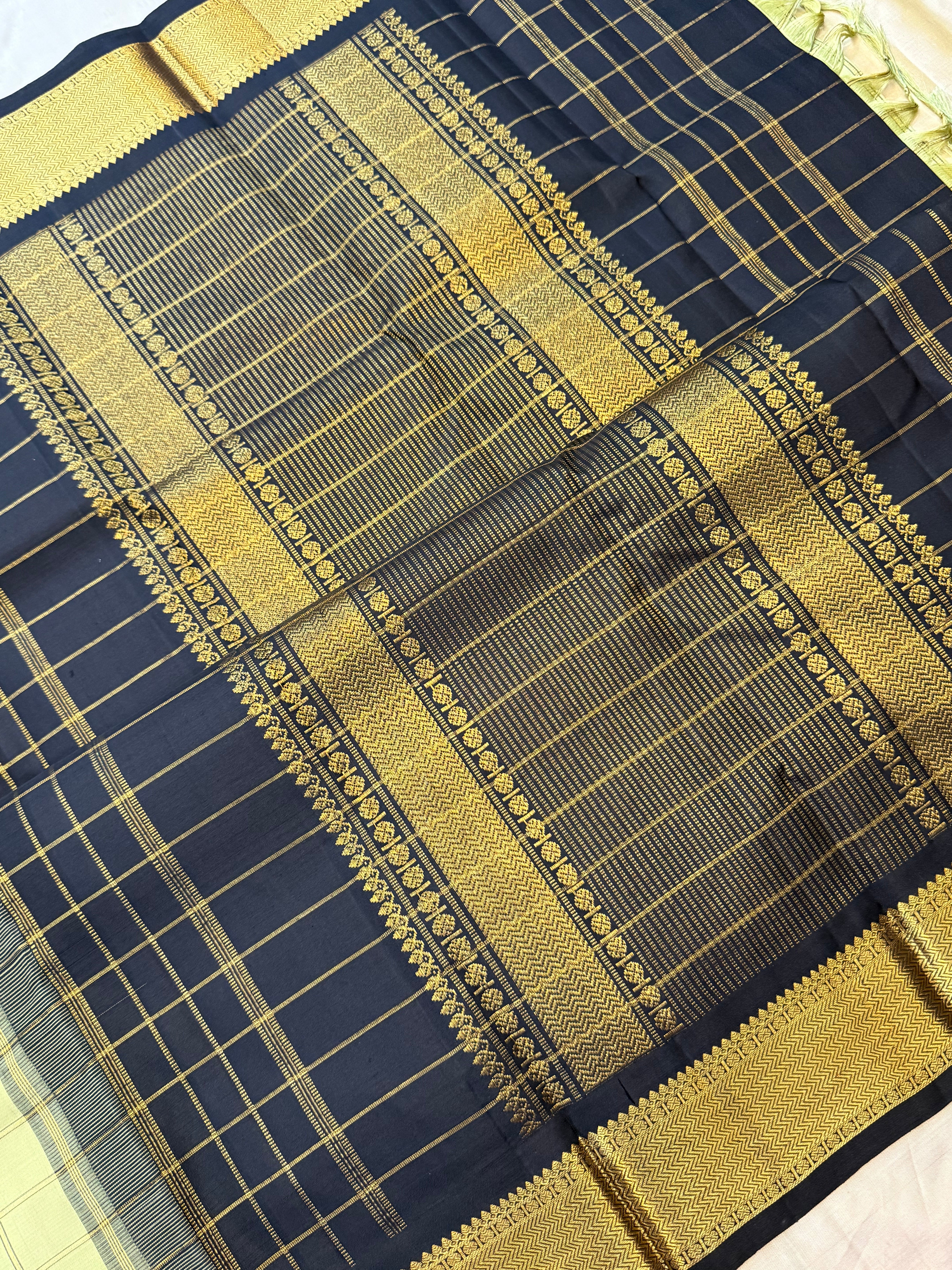 Pista green and black check / Arani silk