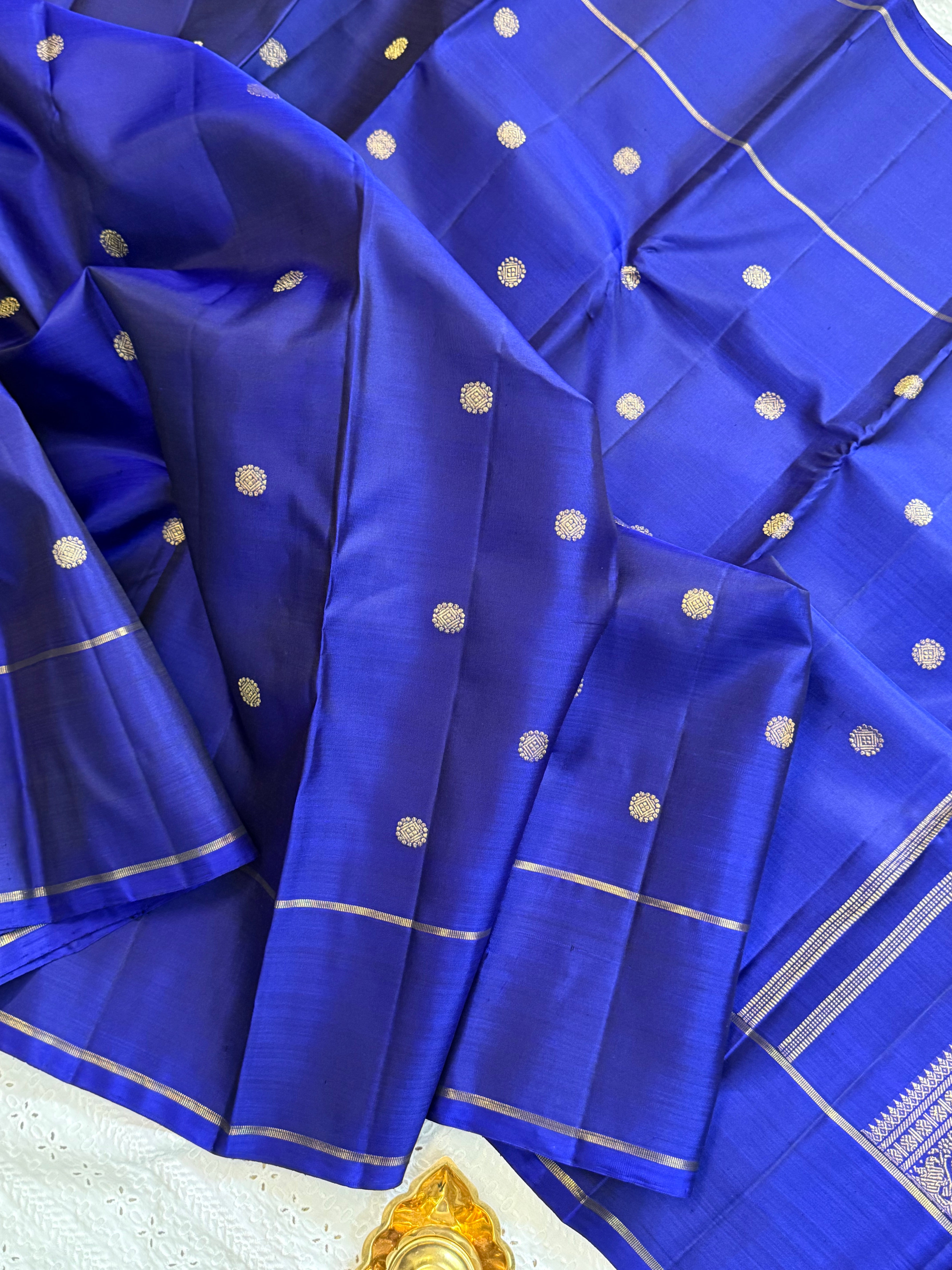 Ms blue kamalam butta/ Kanjipuram silk