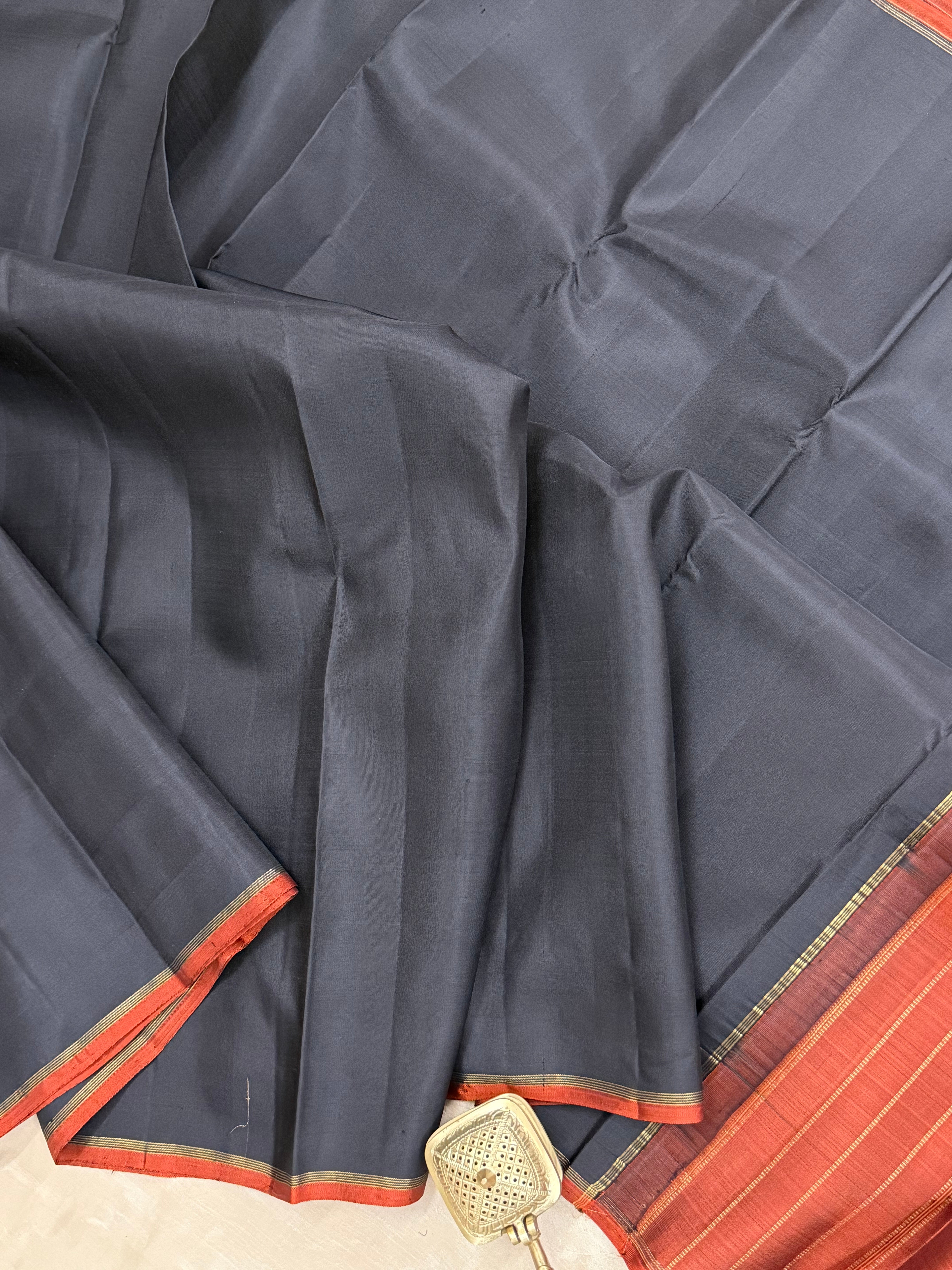Black and rust borderless/ Kanjipuram silk