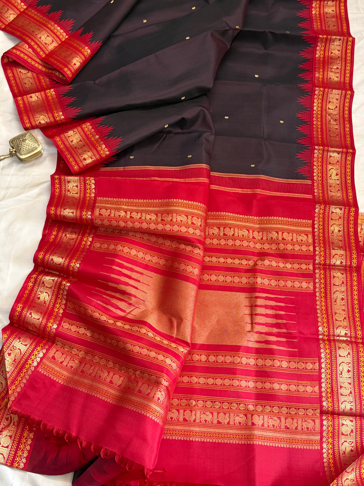 Deep paaku color and red / Special edition kanjipuram silk