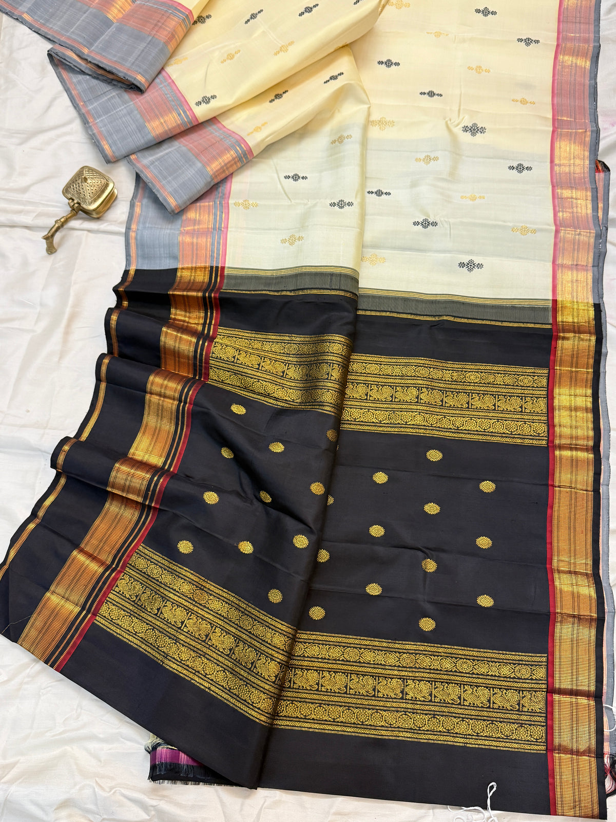 Aarani pure silk saree/clsa12779