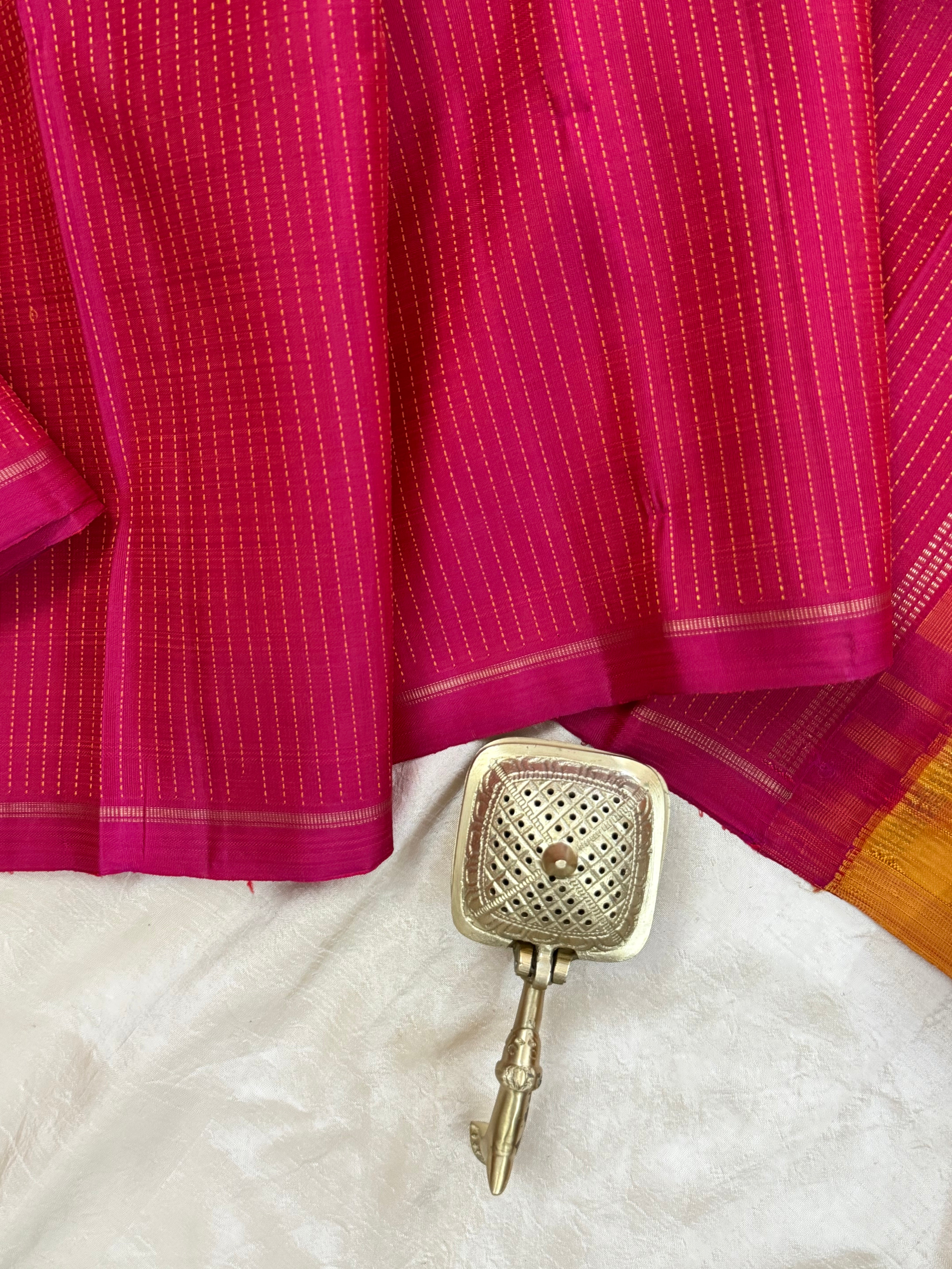 Pink thread ossi stripes borderless / Kanjipuram silk