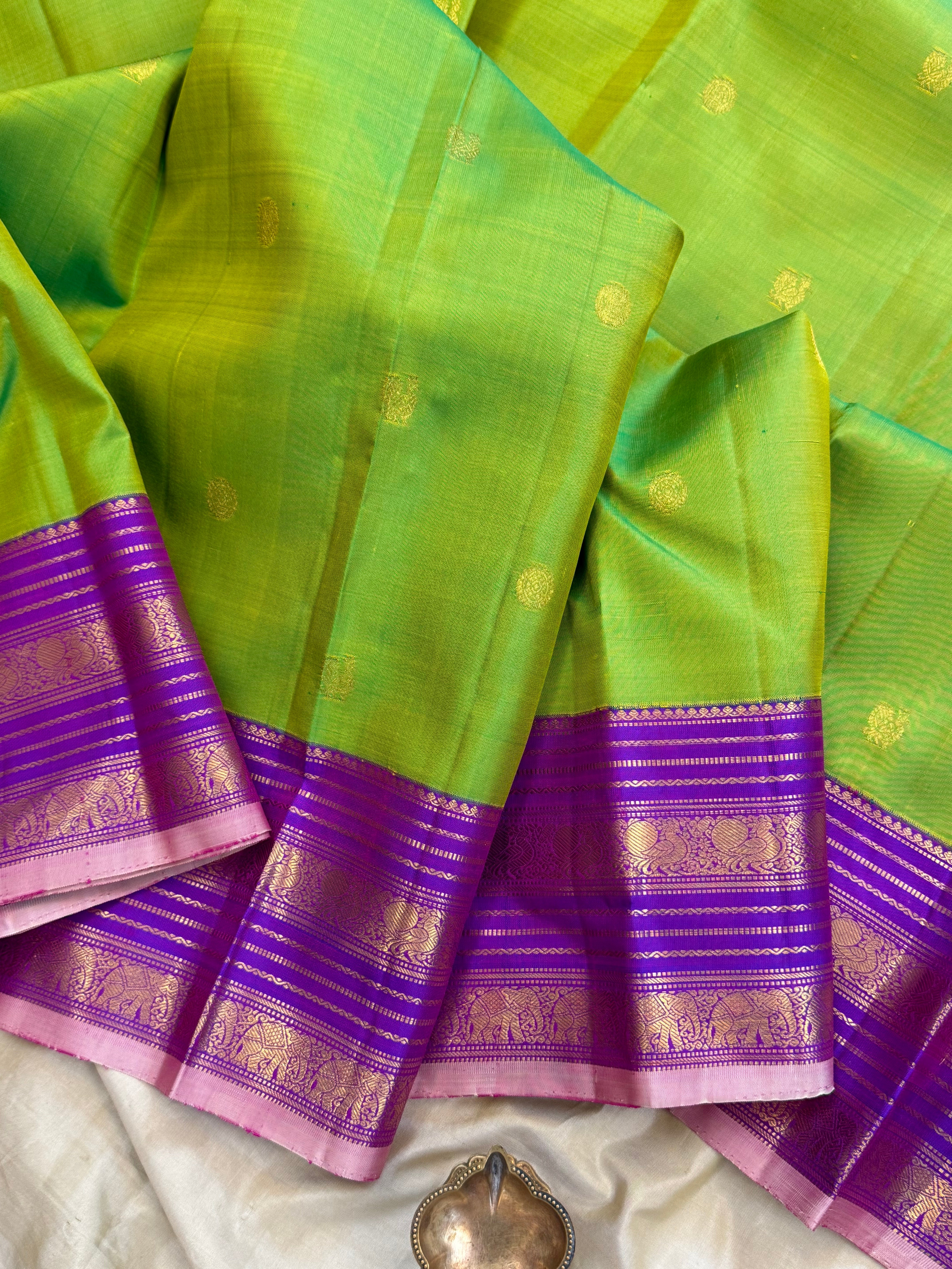 Parrot green body and Majenta border / Arani Silk Saree CLSA10530