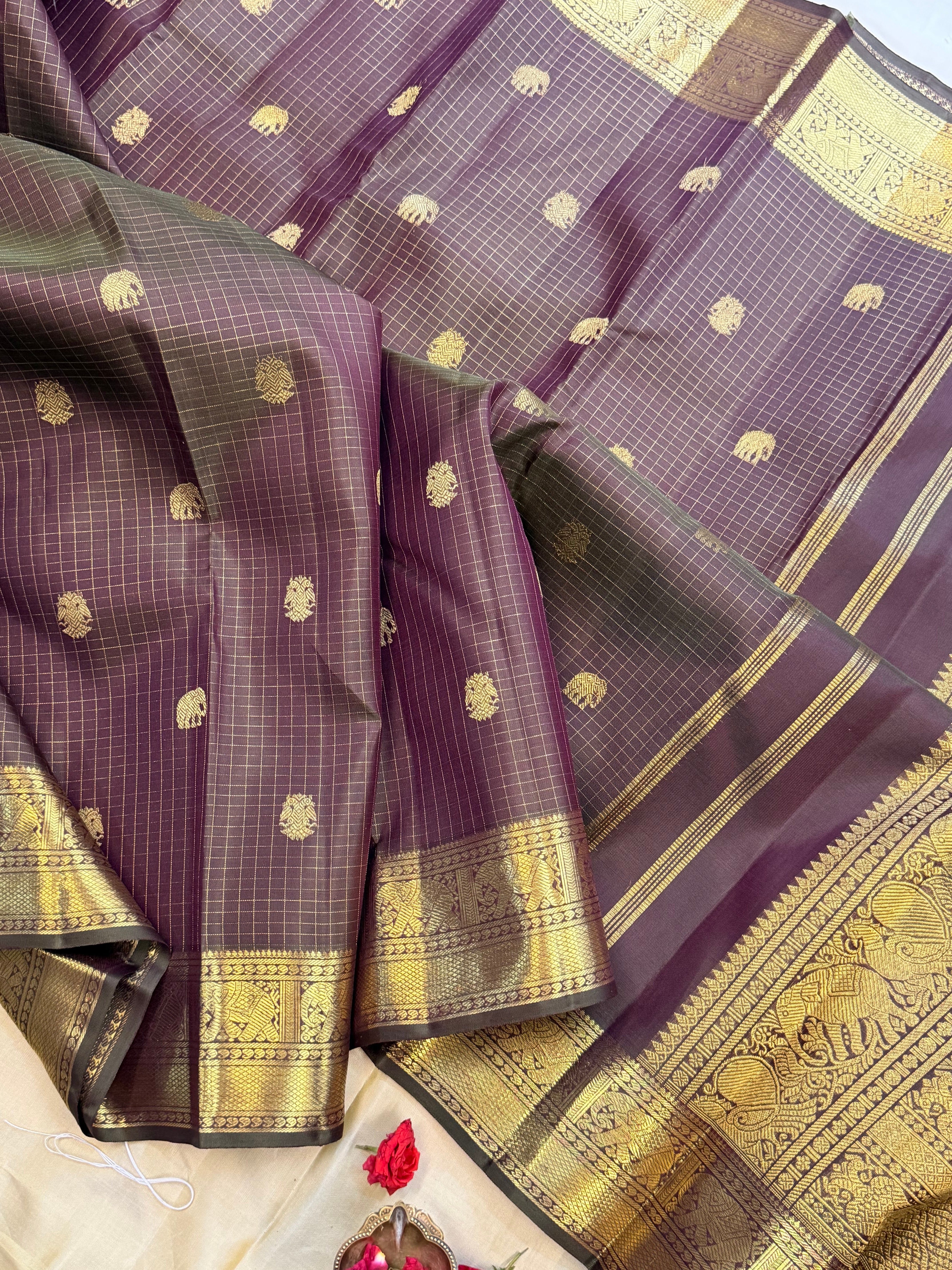 Mann : earthy hues in pure Zari Kanjipuram silk
