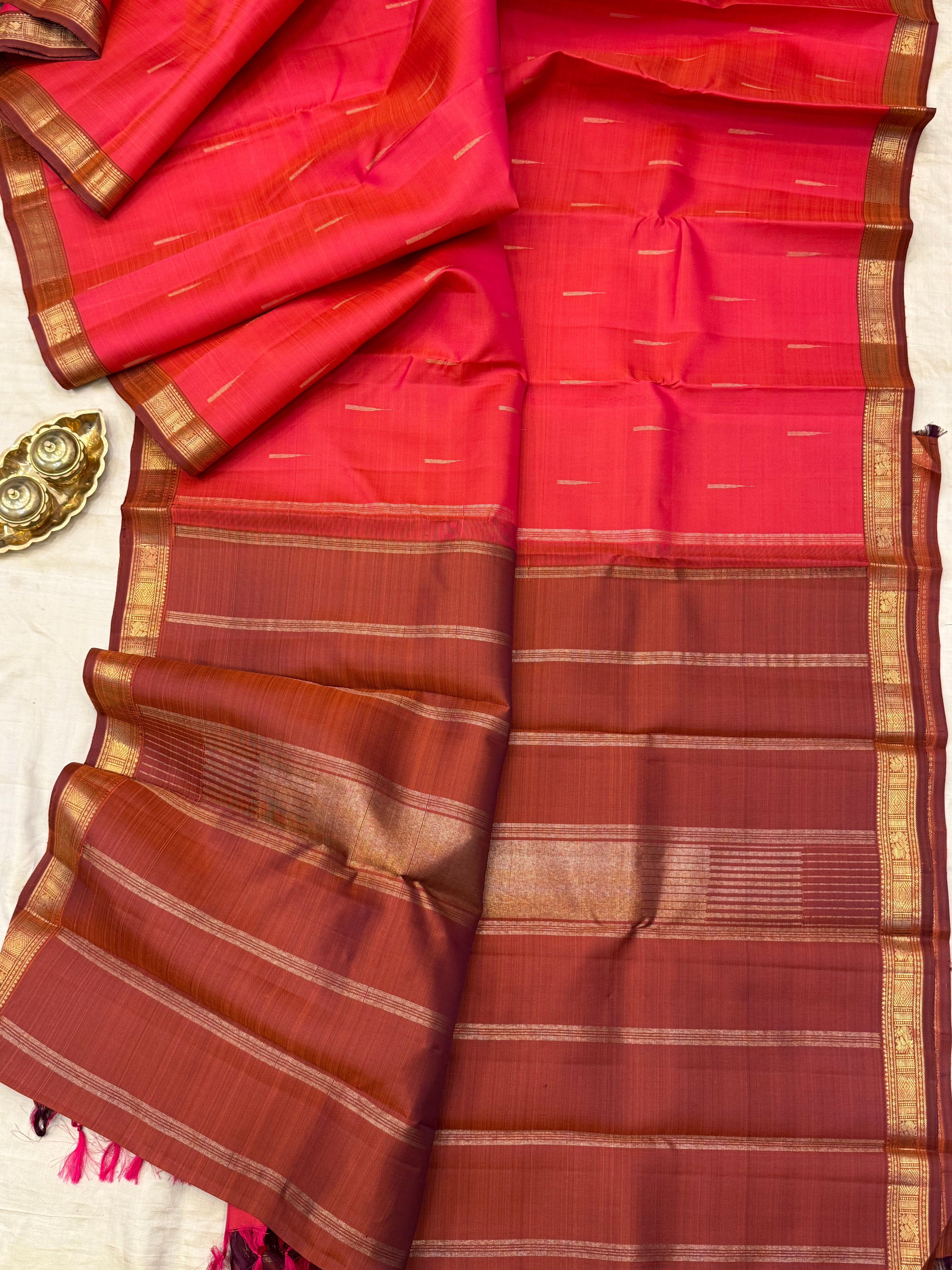 Kalyani : kanagambaram small pet / kanjipuram silk