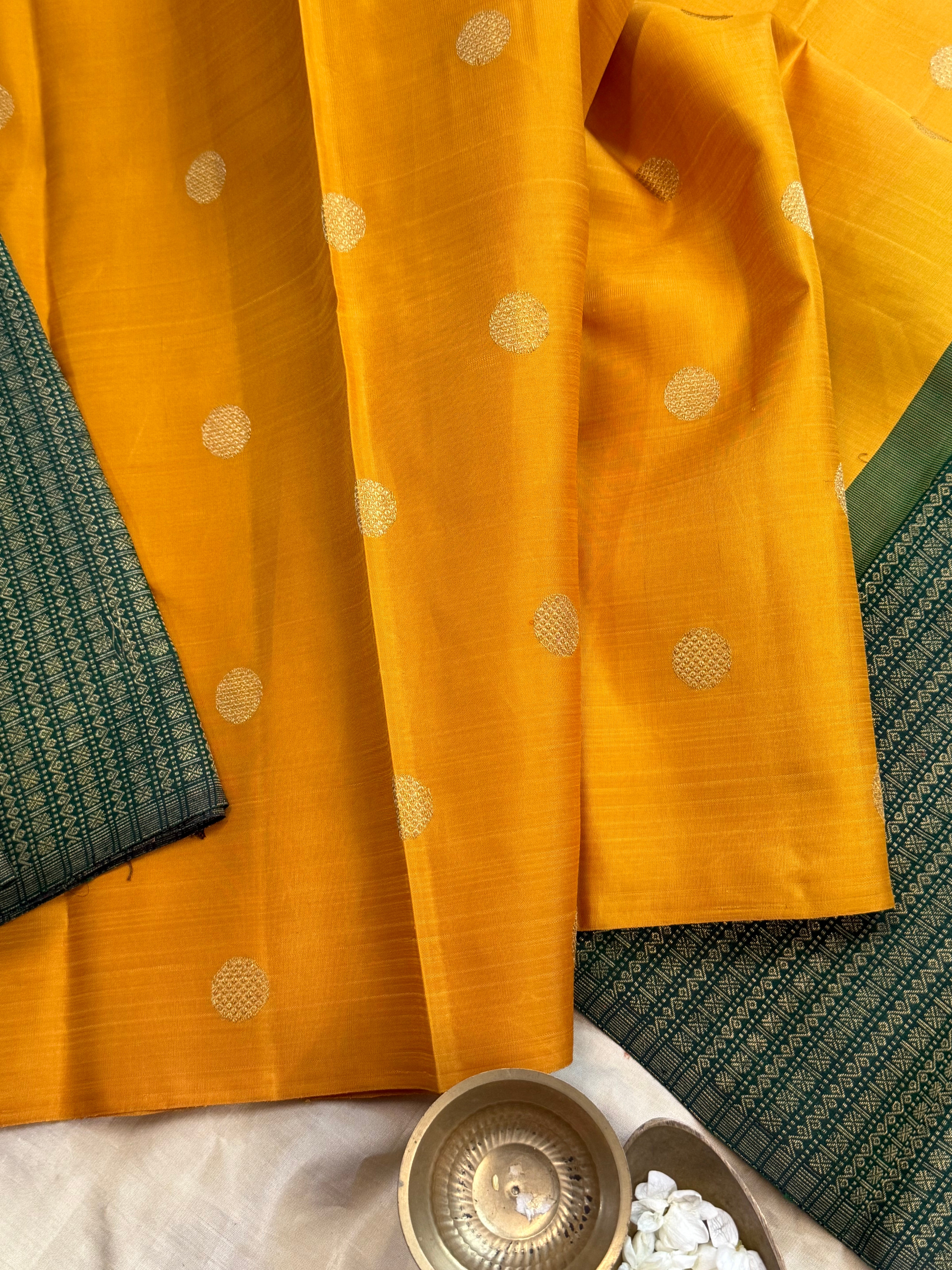 Golden yellow and green partly pallu / Kanjipuram silk