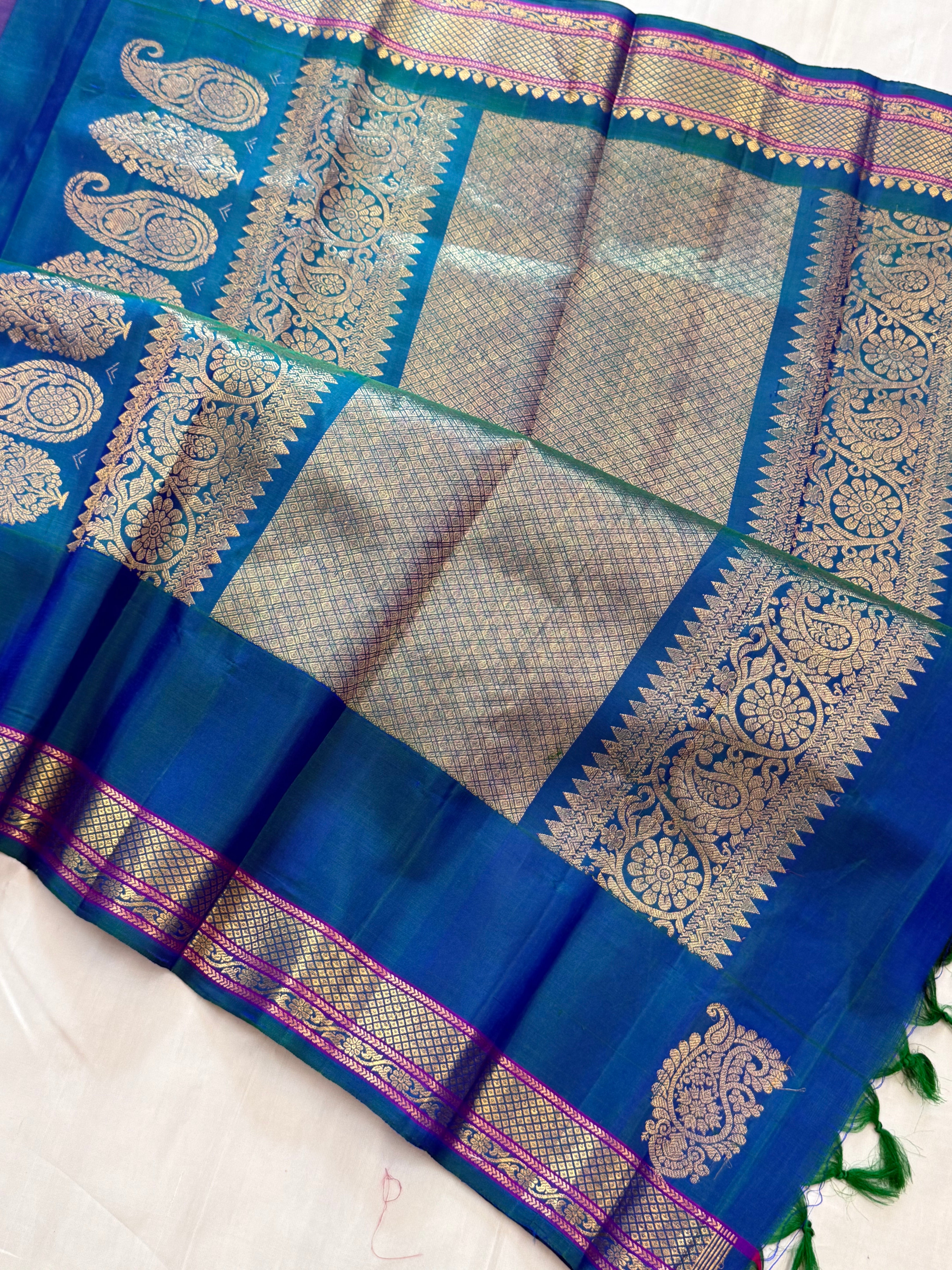 Kanakambaram body Butta mayilkazhuthu border Butta / Gadwal silk CLSA11308