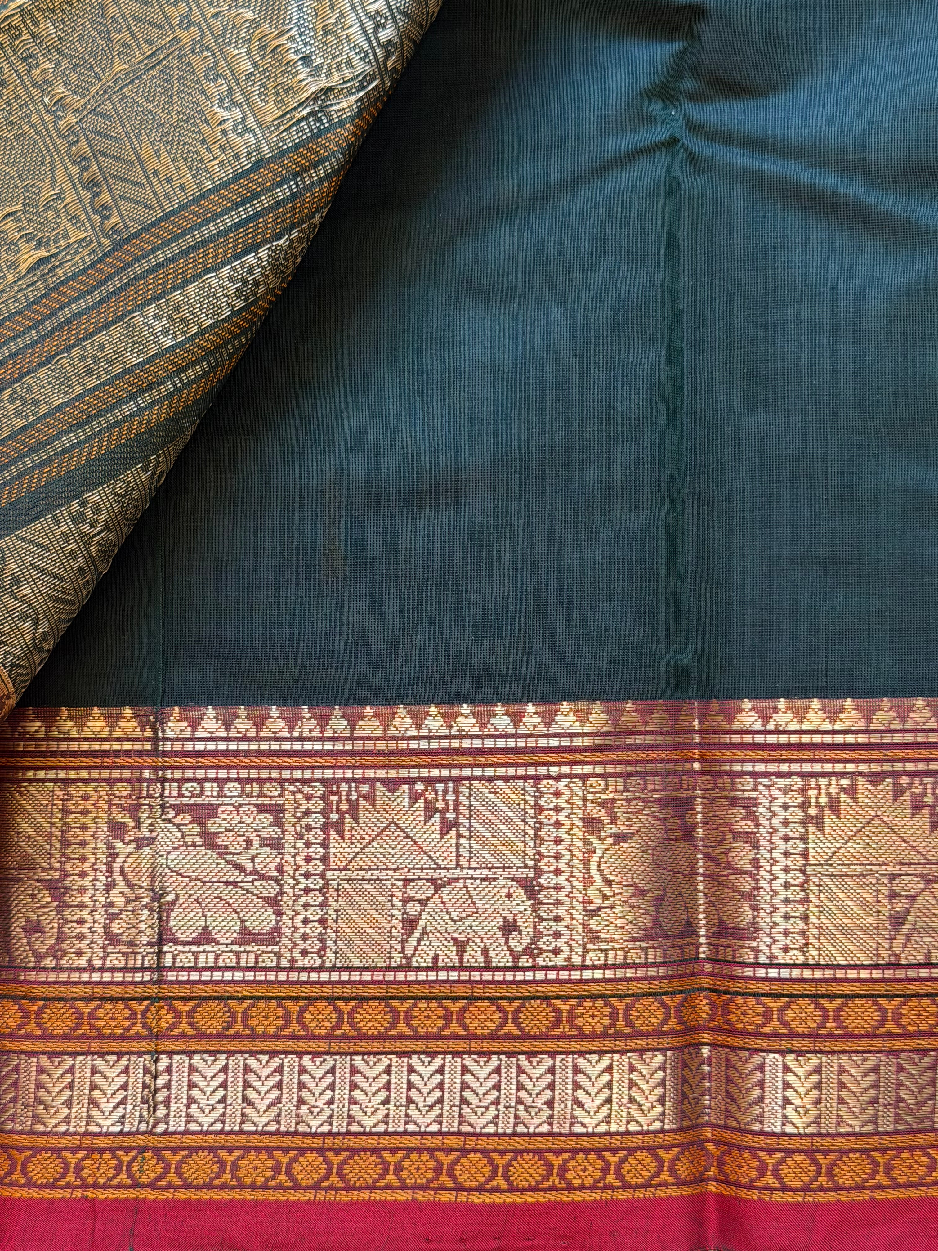 Bottle green Zari pet diamond Laksham Butta / Kanchi cotton