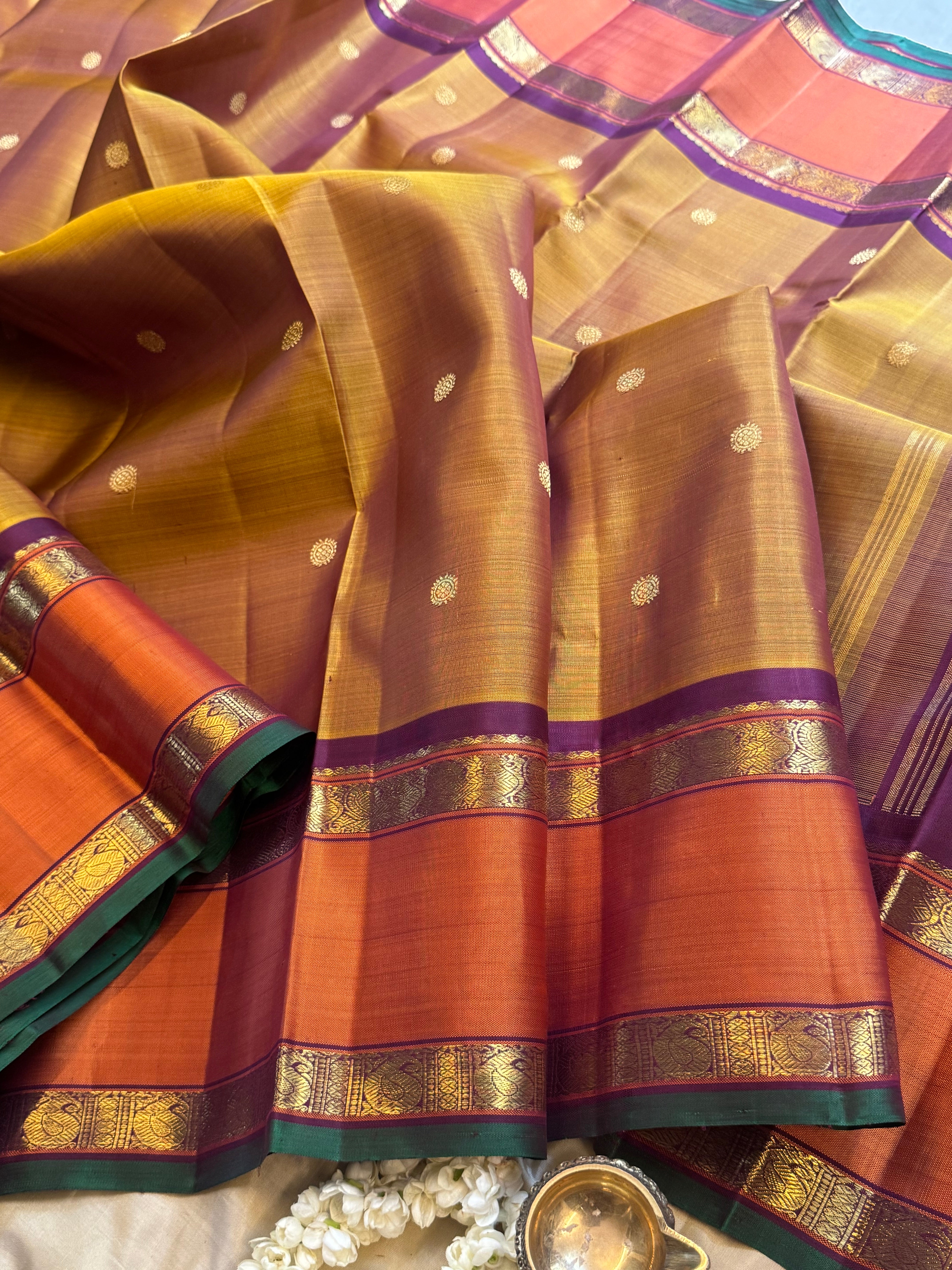 Poonvandu rettapet border/ Kanjipuram silk