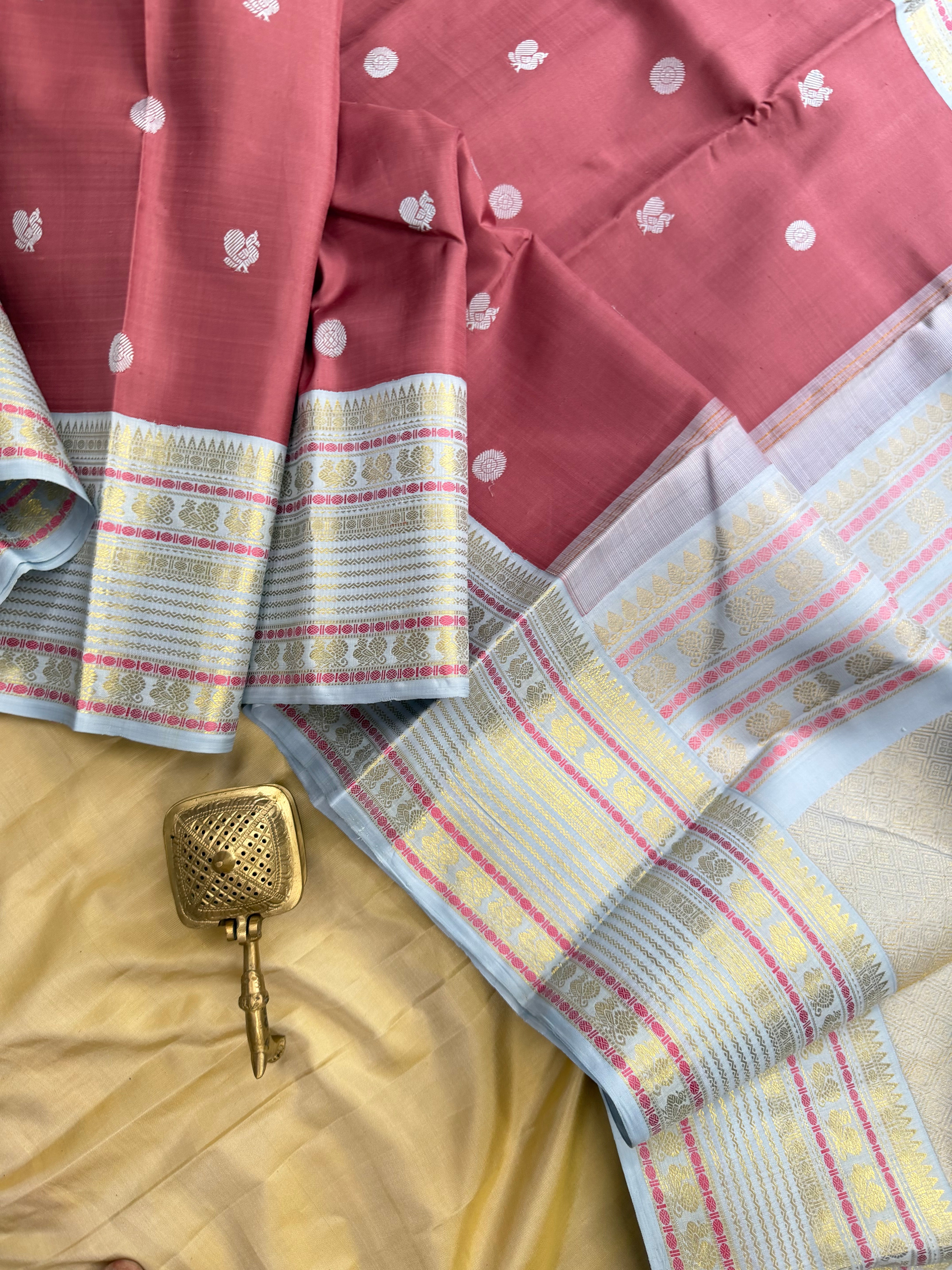Mauve with blue Kai Korvai / Arani silk