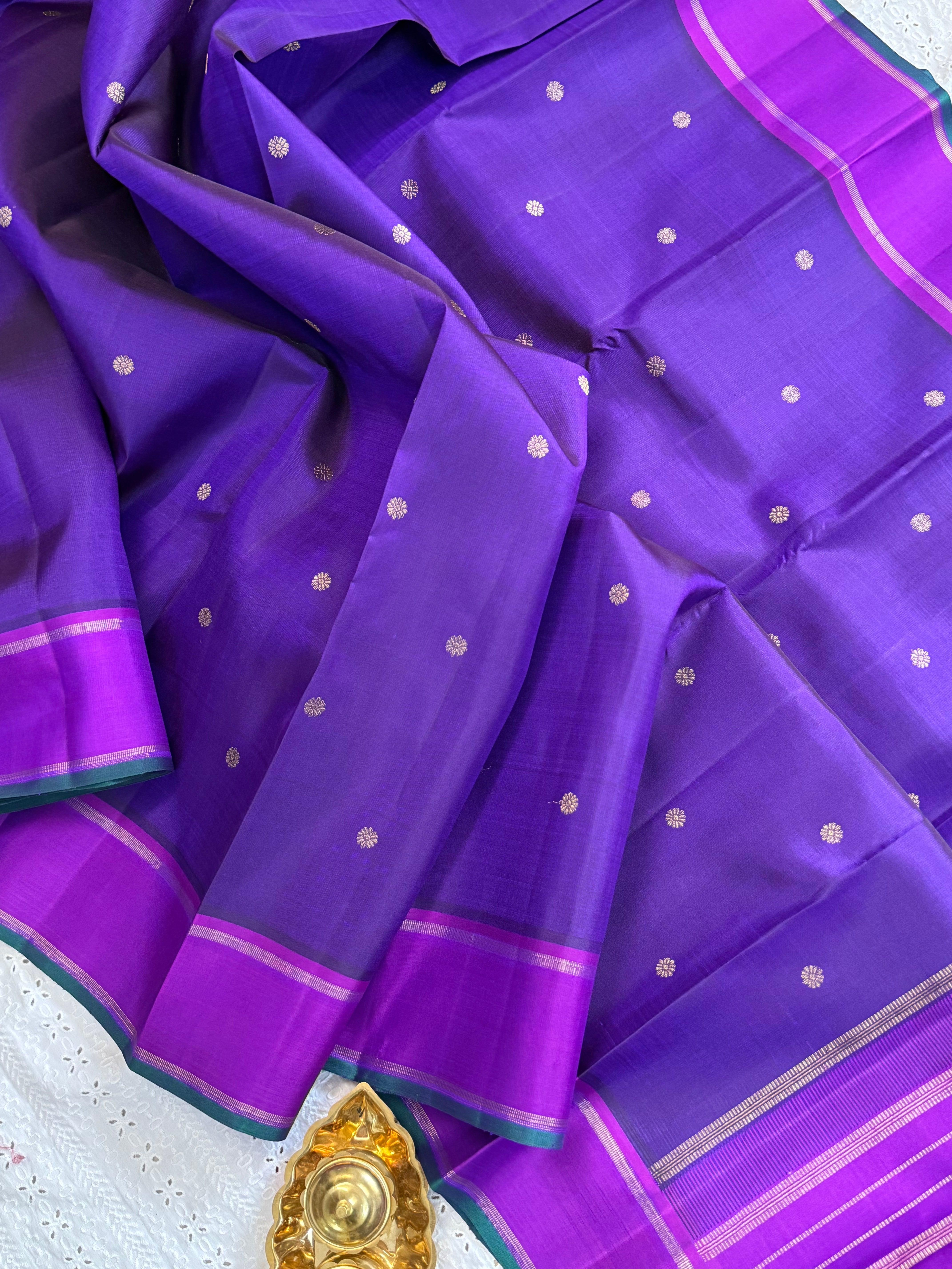 Deep purple round butta / Kanjipuram silk