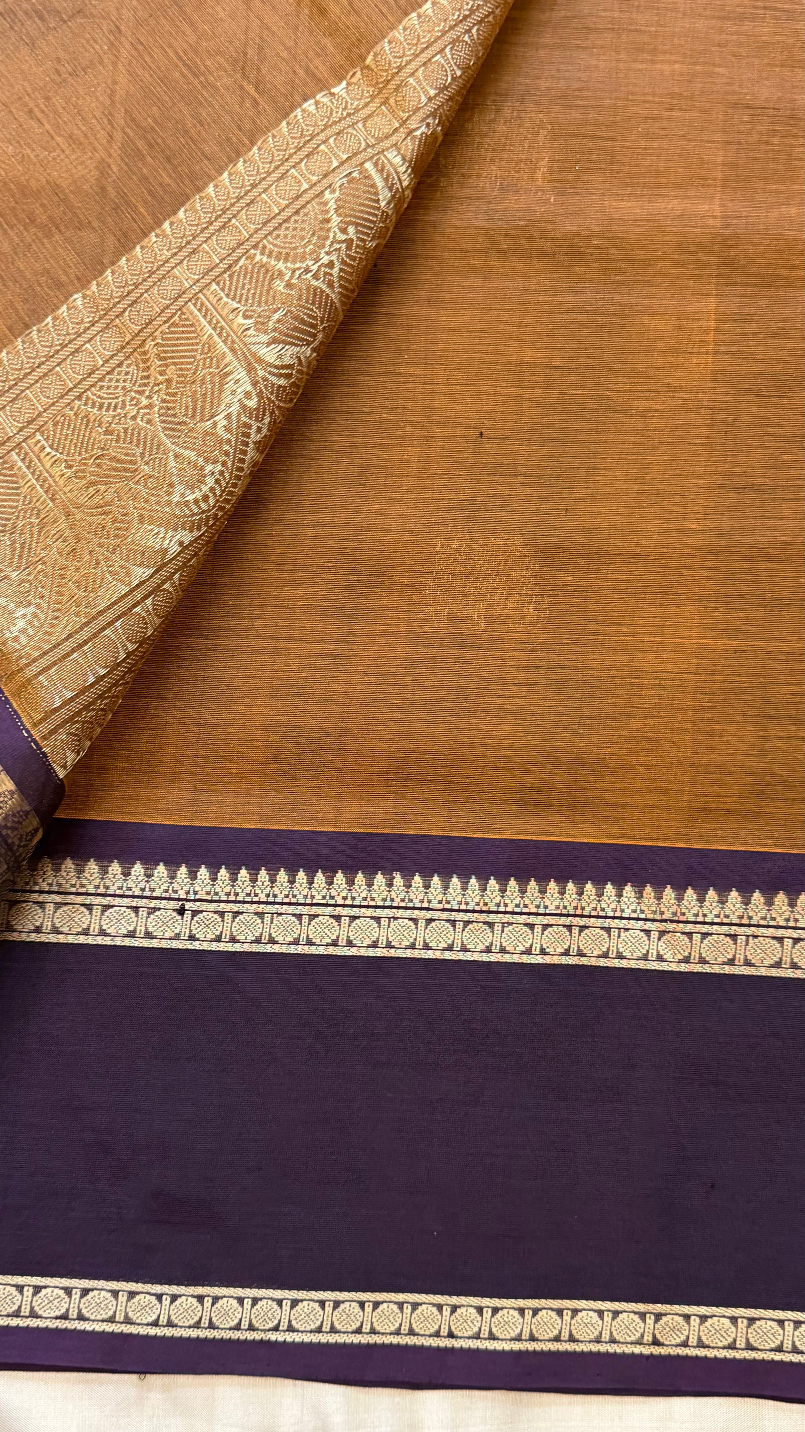 Honey colour retta pet silk cotton.