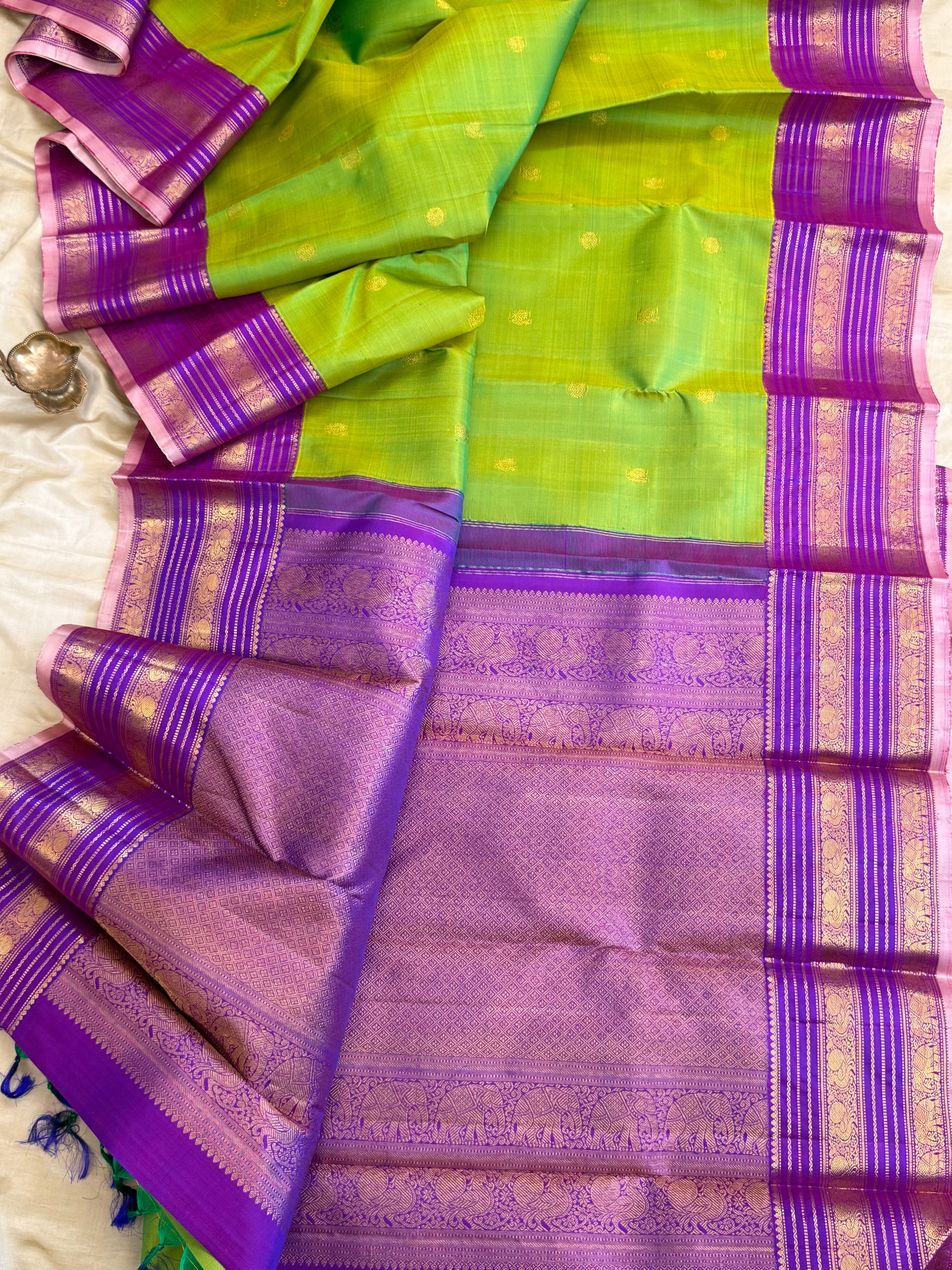 Parrot green body and Majenta border / Arani Silk Saree CLSA10530