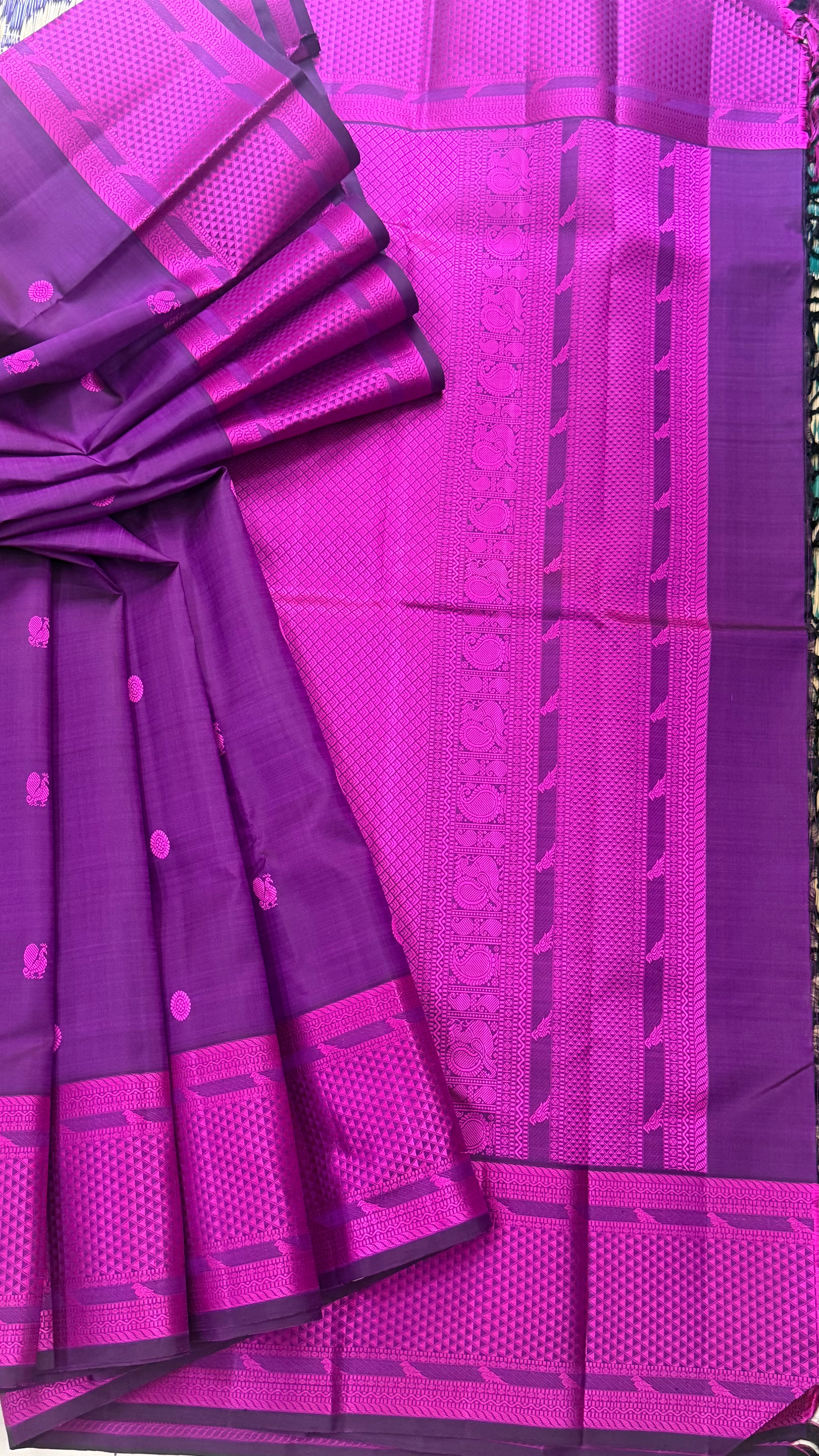 KILIYE : Majenta thread work Kanjipuram silk