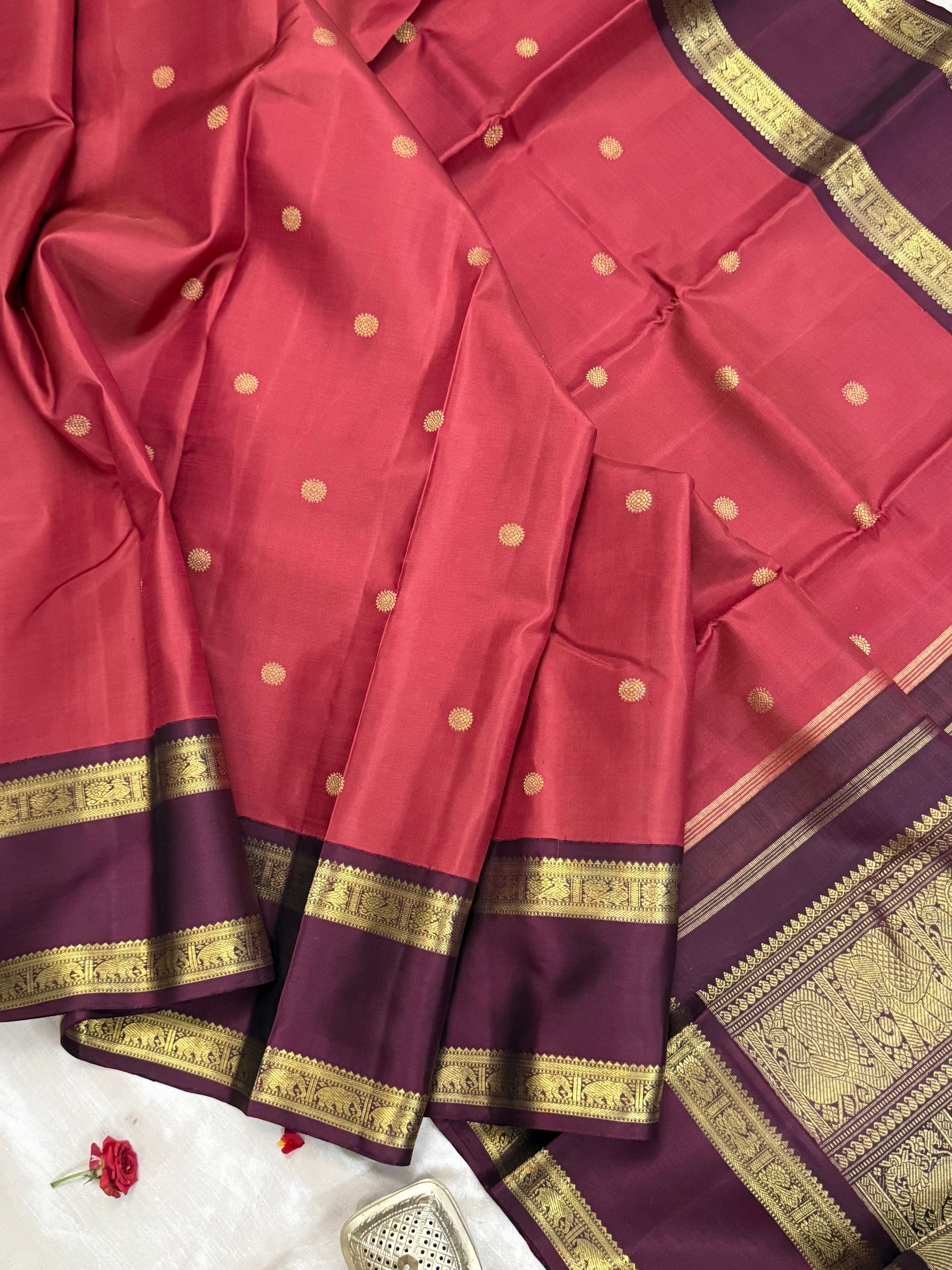 Vintage rustic and deep brown rettapet border kai korvai/ Kanjipuram silk