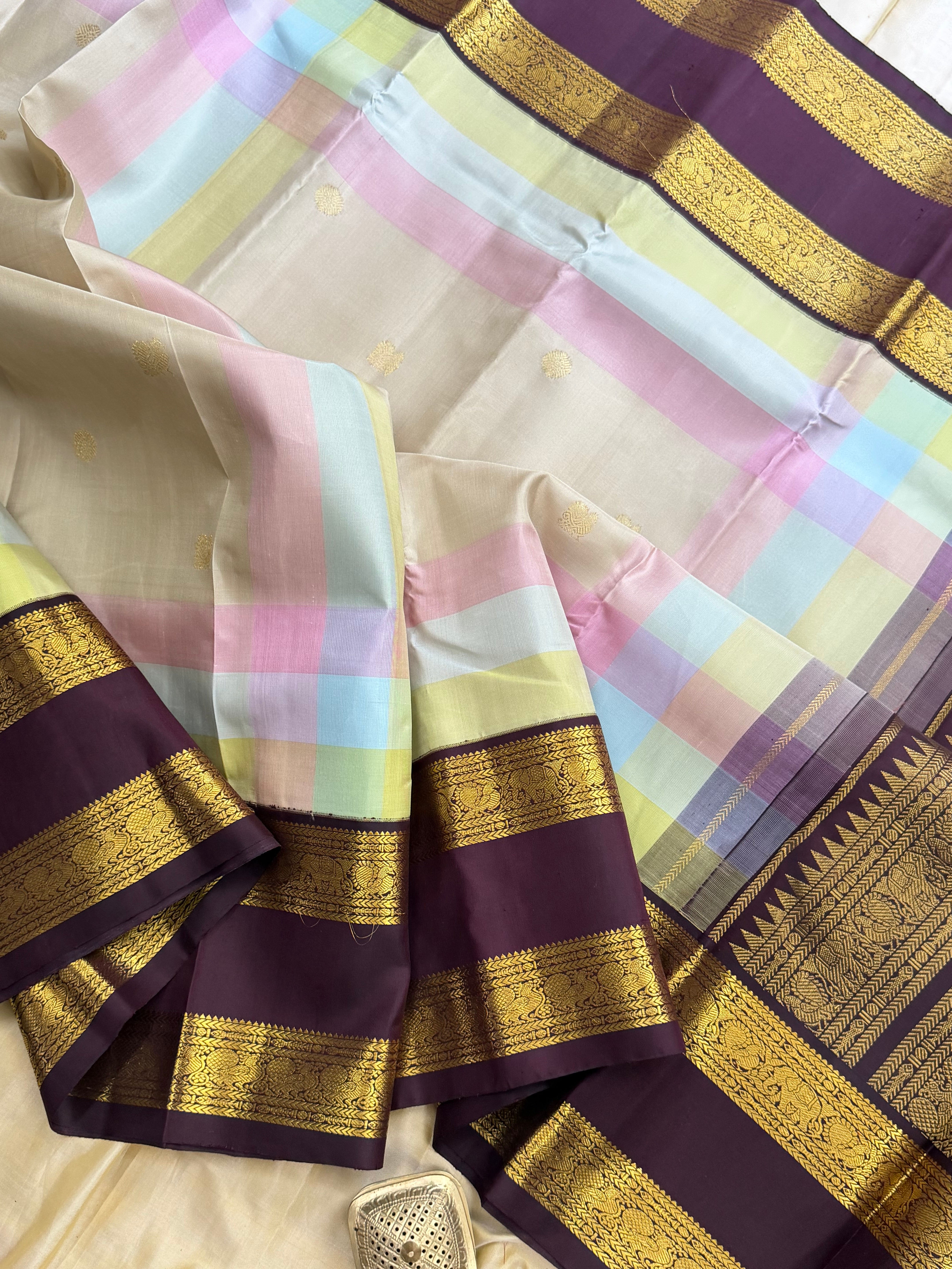 Vintage retta pet Korvai / Arani silk