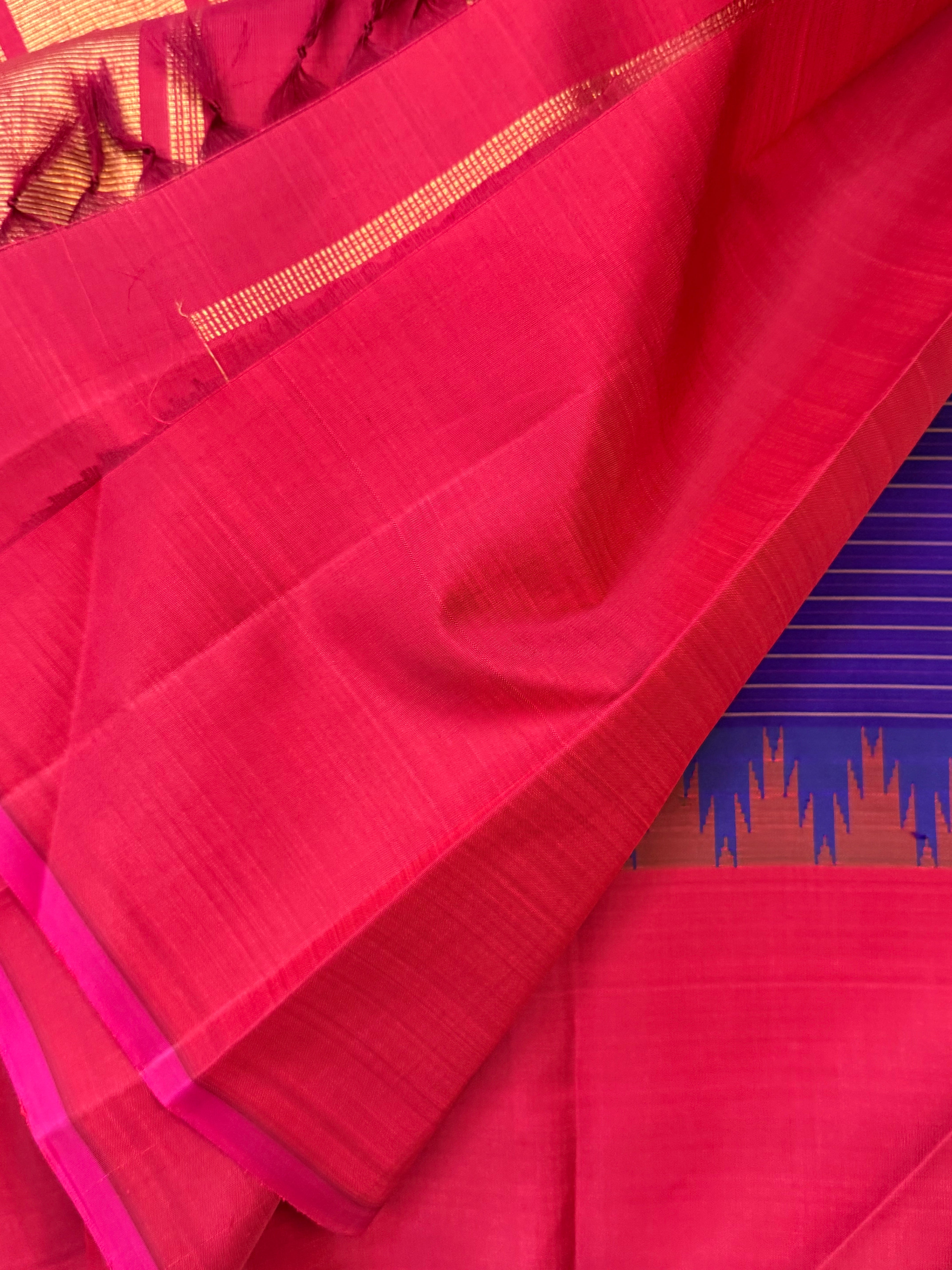 Purplish blue and pinkish red / Arani silk